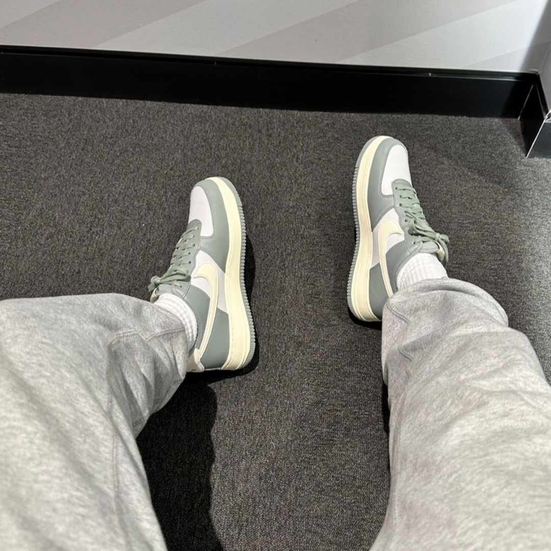 Nike Air Force 1 '07 LX Mica Green 착용 스타일