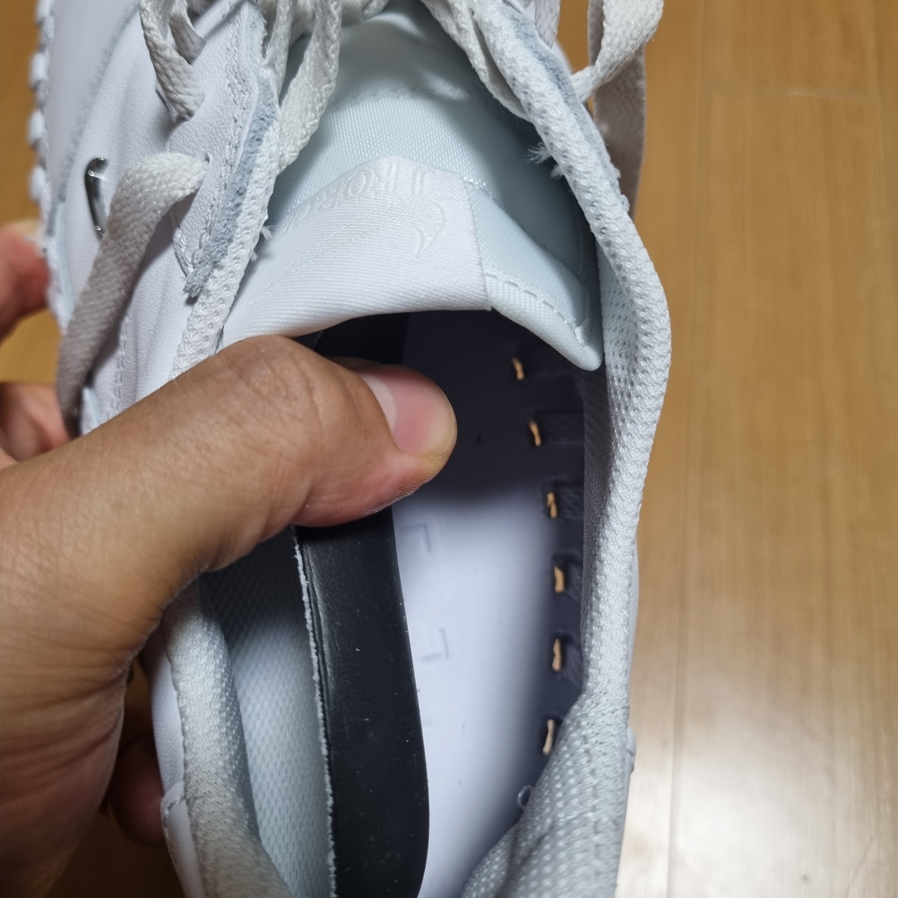 Nike x Jacquemus J Force 1 Low LX SP White 착용 스타일 - 1