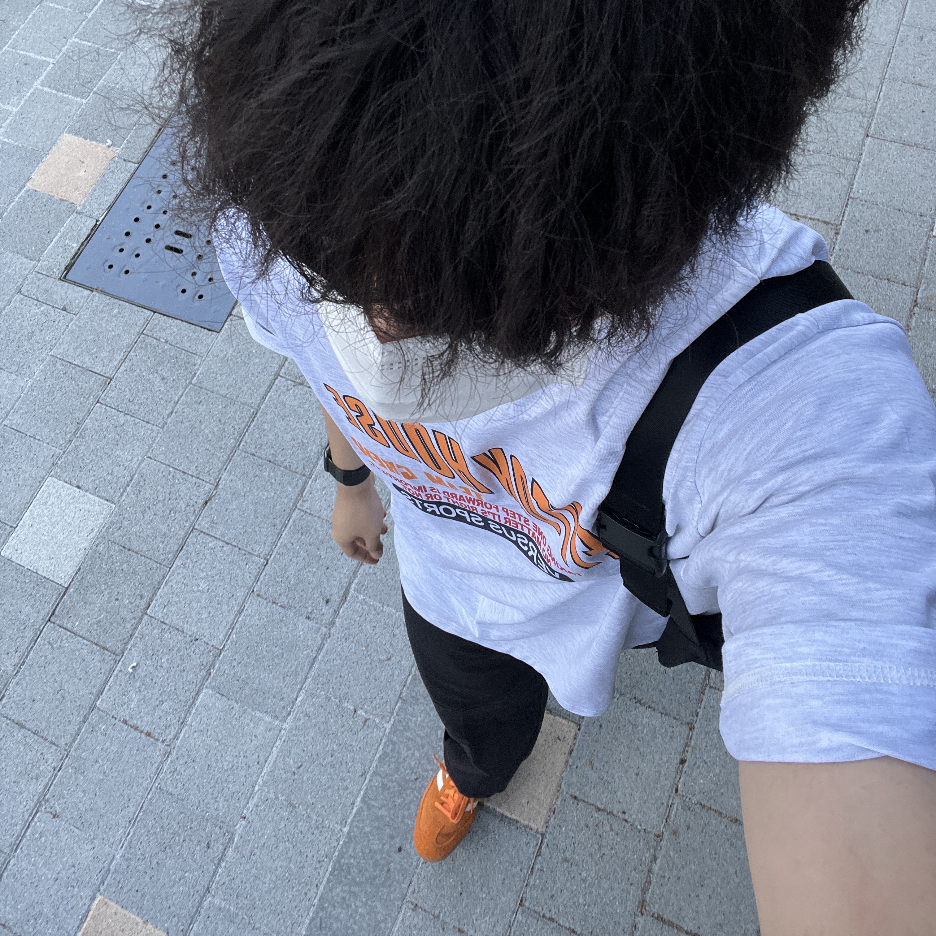 Adidas Samba OG Orange Rush 착용 스타일 - 3