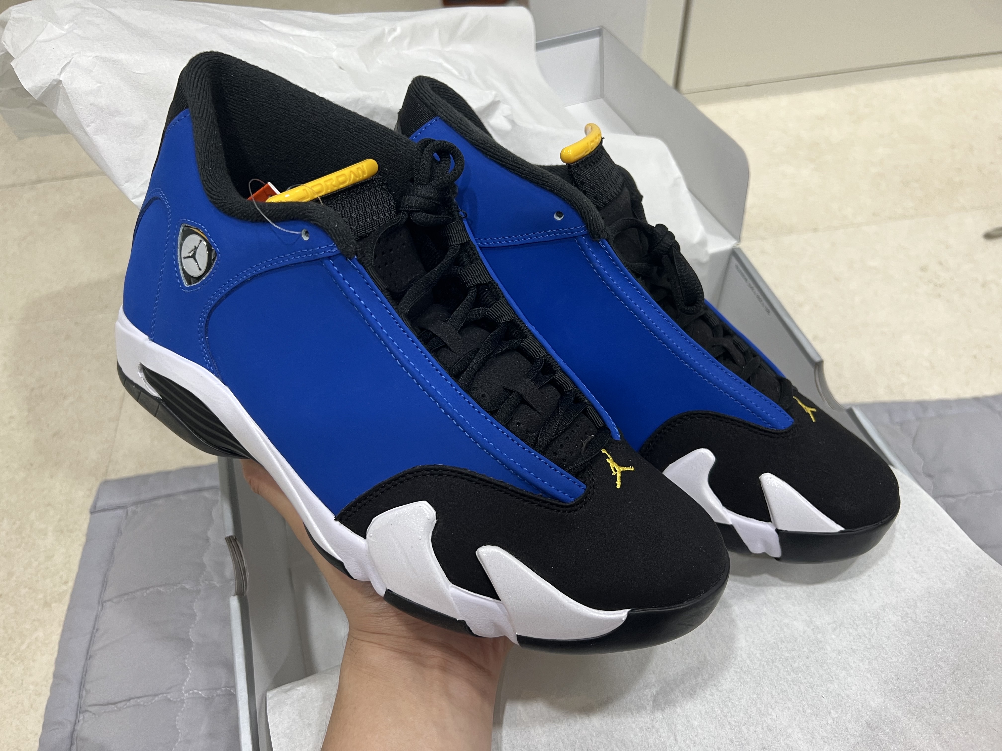 Jordan 14 Retro Laney 착용 스타일 - 3