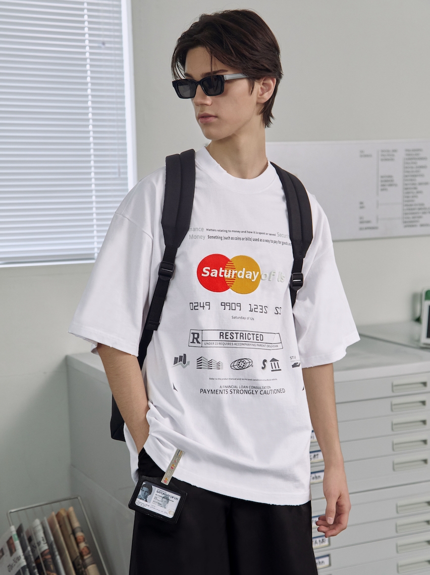 [KREAM 단독] STU Bank Embroidery Printing T-Shirt White 착용 스타일