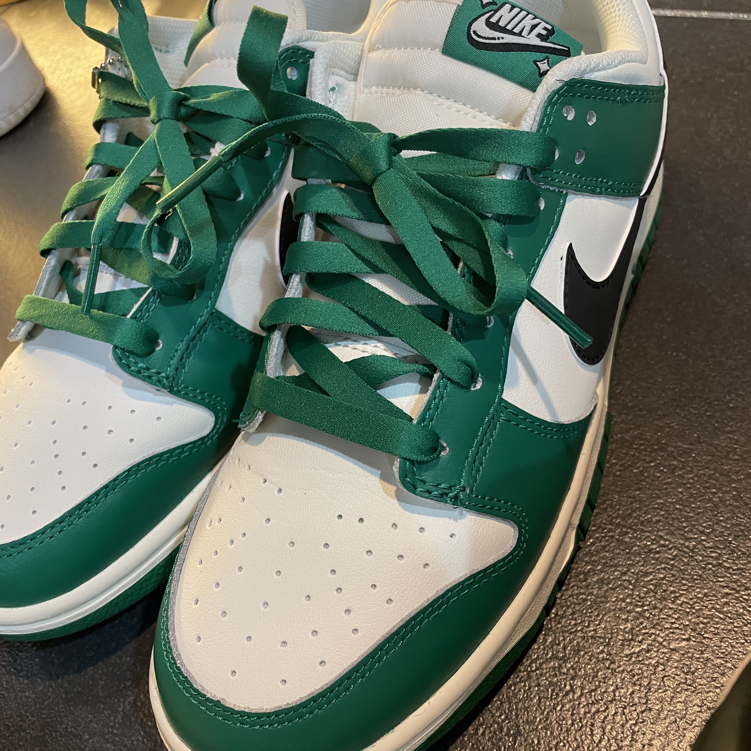 Nike Dunk Low Retro SE Jackpot Malachite, Nike Dunk Low White Green 착용 스타일 - 2