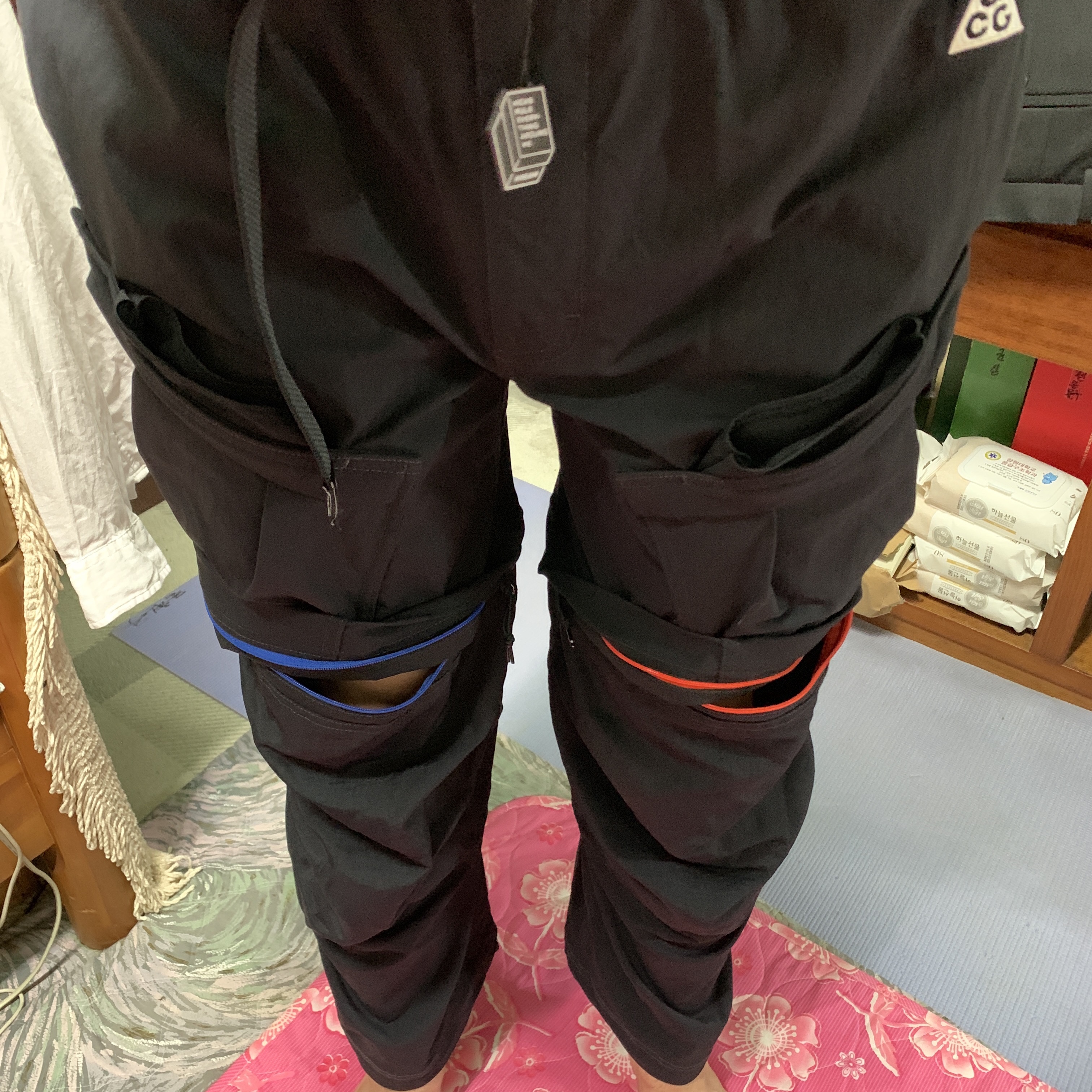 Nike ACG Smith Summit Cargo Pants Black - Asia 착용 스타일 - 1