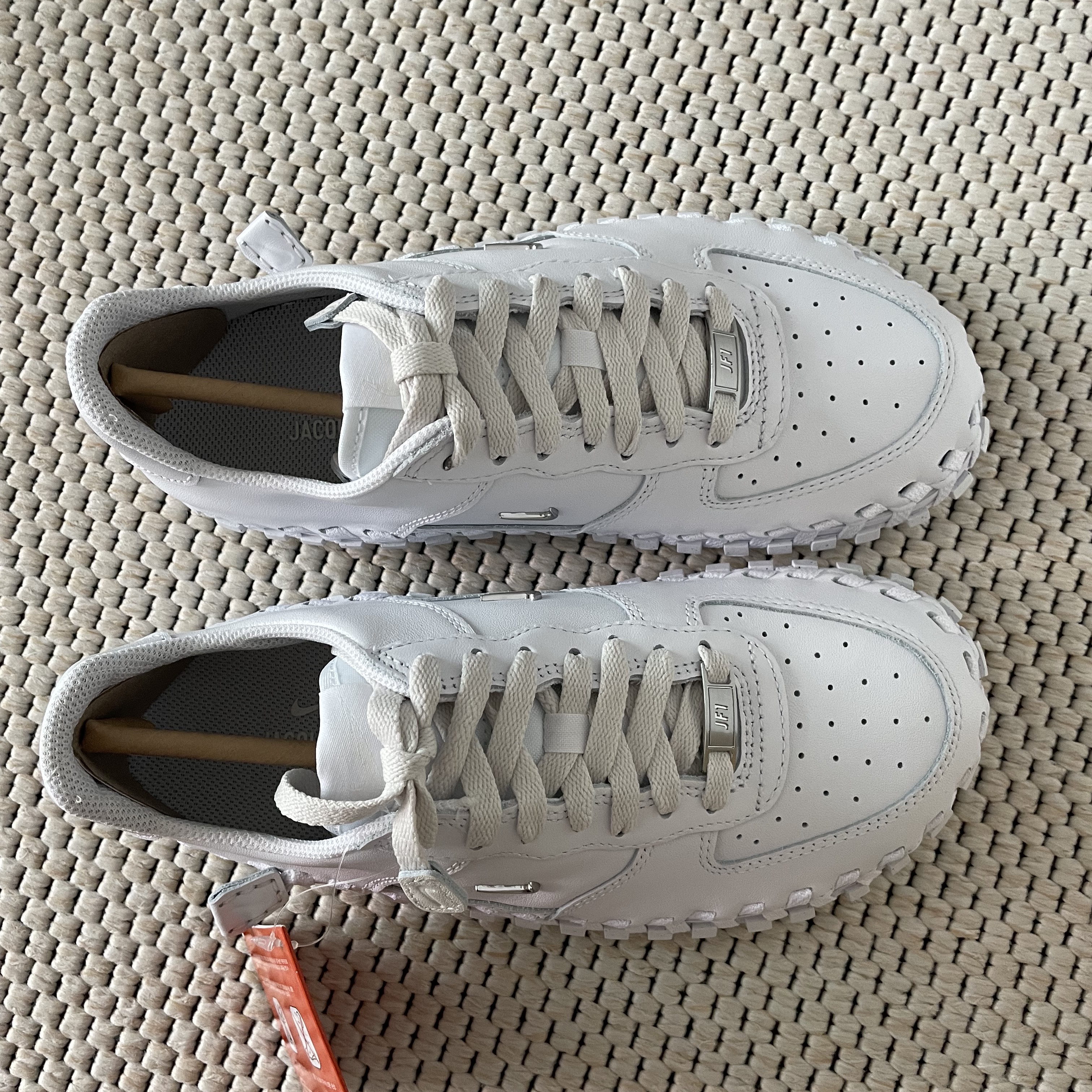 Nike x Jacquemus J Force 1 Low LX SP White 착용 스타일 - 2
