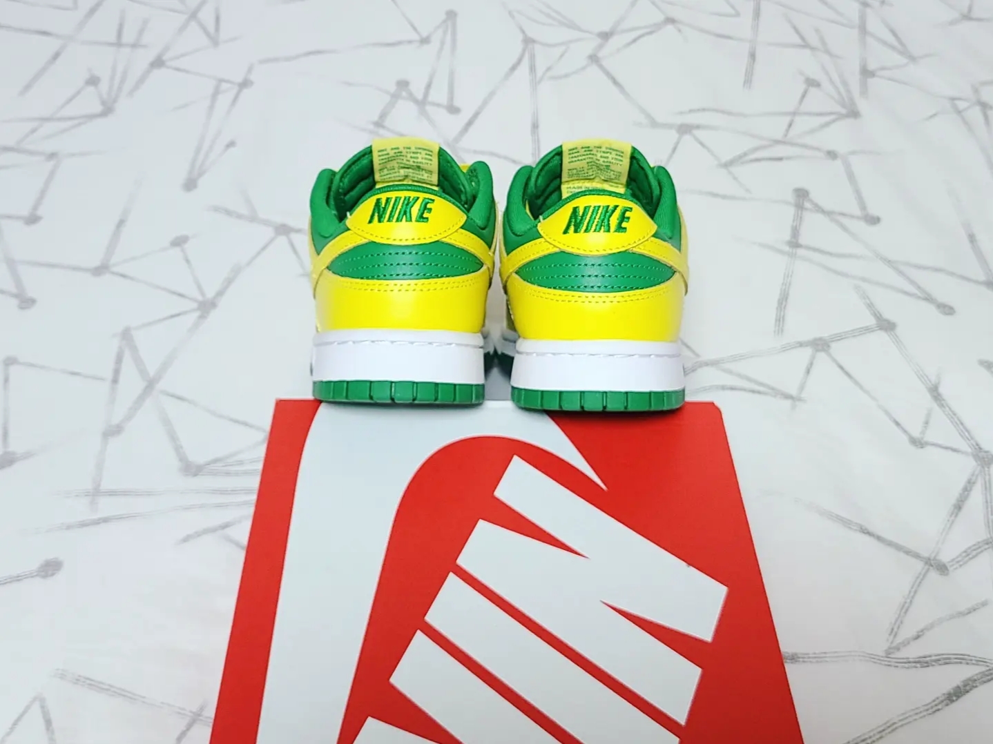Nike Dunk Low Apple Green and Yellow Strike 착용 스타일 - 5