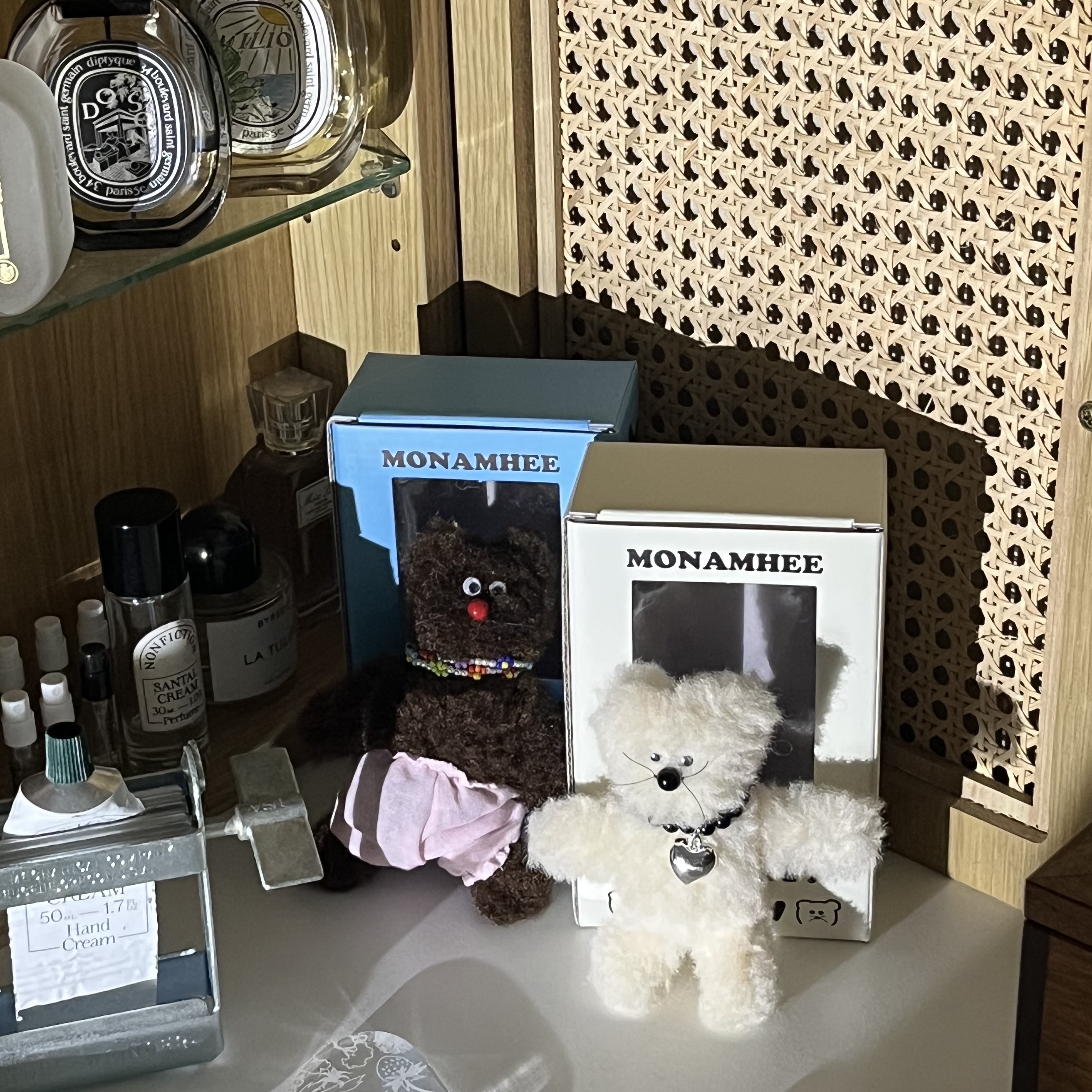 [KREAM 단독] Monamhee Creami Keyring Cream, [KREAM 단독] Monamhee Bred Keyring with Pink Pants Brown 착용 스타일