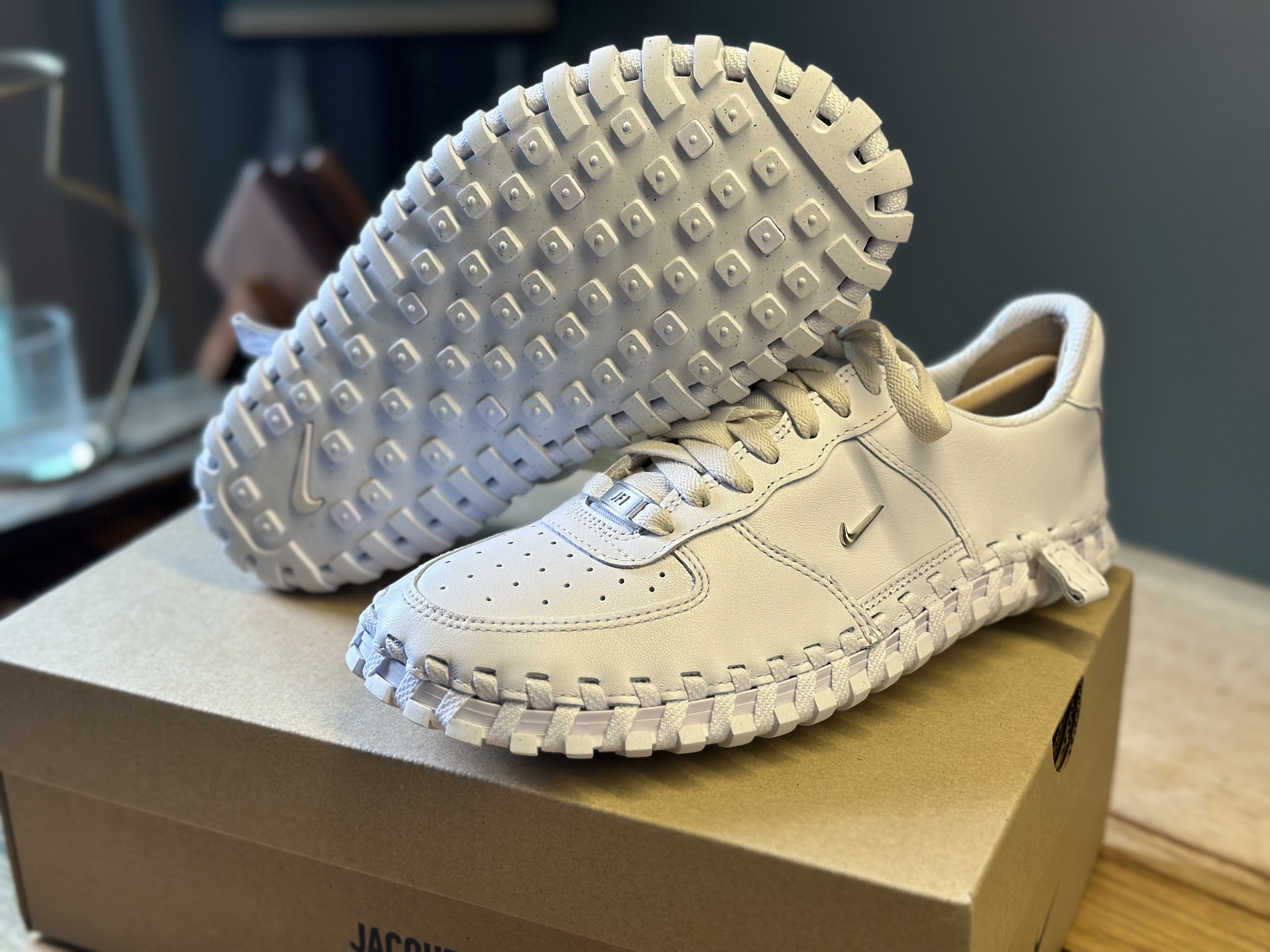 Nike x Jacquemus J Force 1 Low LX SP White 착용 스타일 - 3