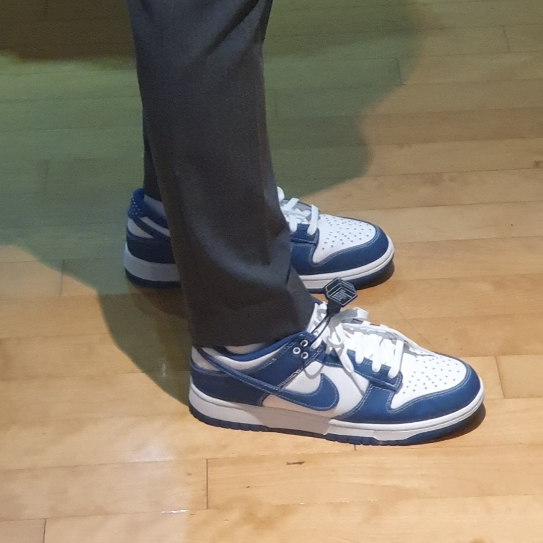 Nike Dunk Low Retro SE Industrial Blue 착용 스타일