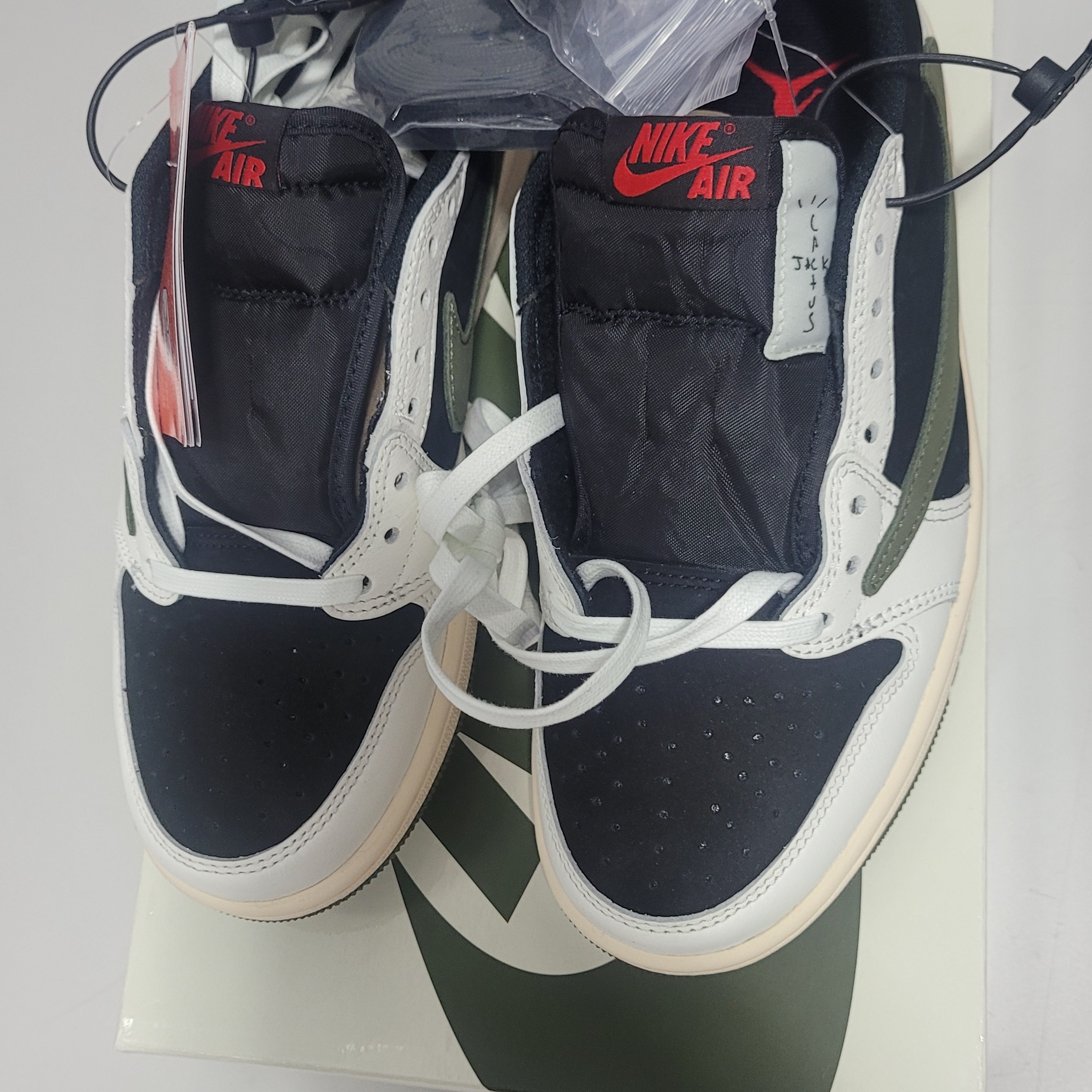 (W) Jordan 1 x Travis Scott Retro Low OG SP Medium Olive 착용 스타일