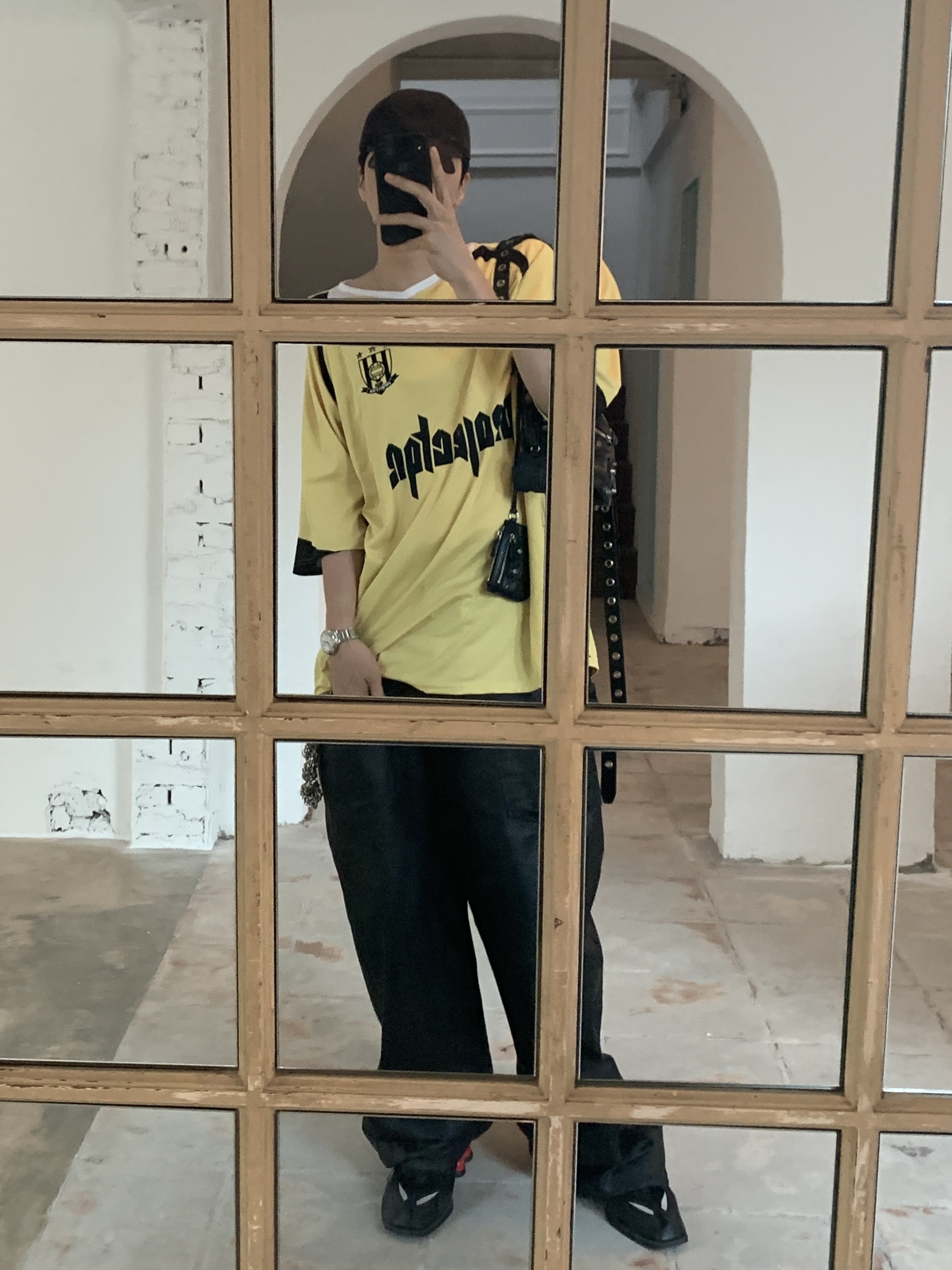 Balenciaga Heavy Piercing Cap Faded Black, Project G/R Oversized Football Jersey Yellow 착용 스타일 - 5