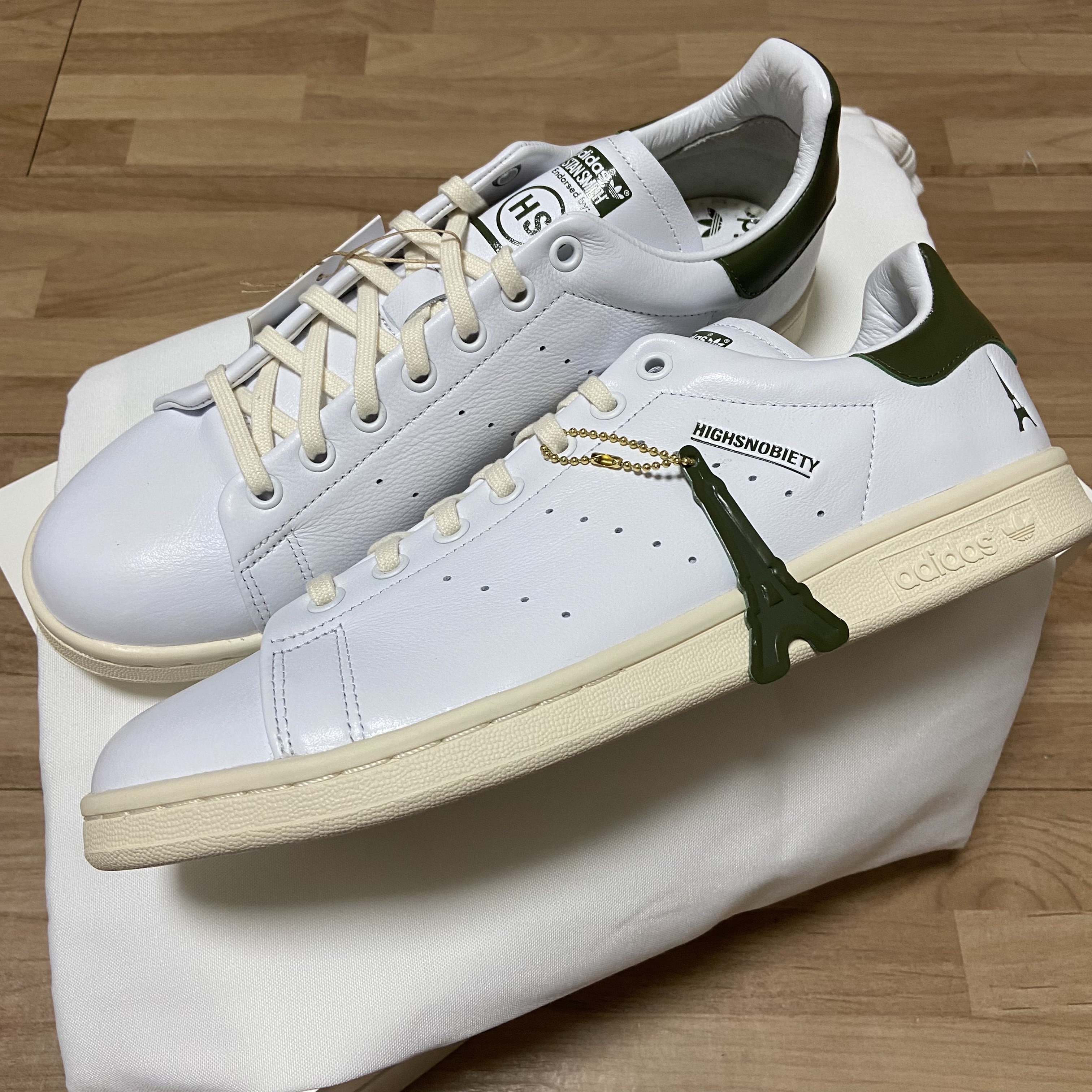 Adidas x Highsnobiety Stan Smith Cloud White 착용 스타일 - 2