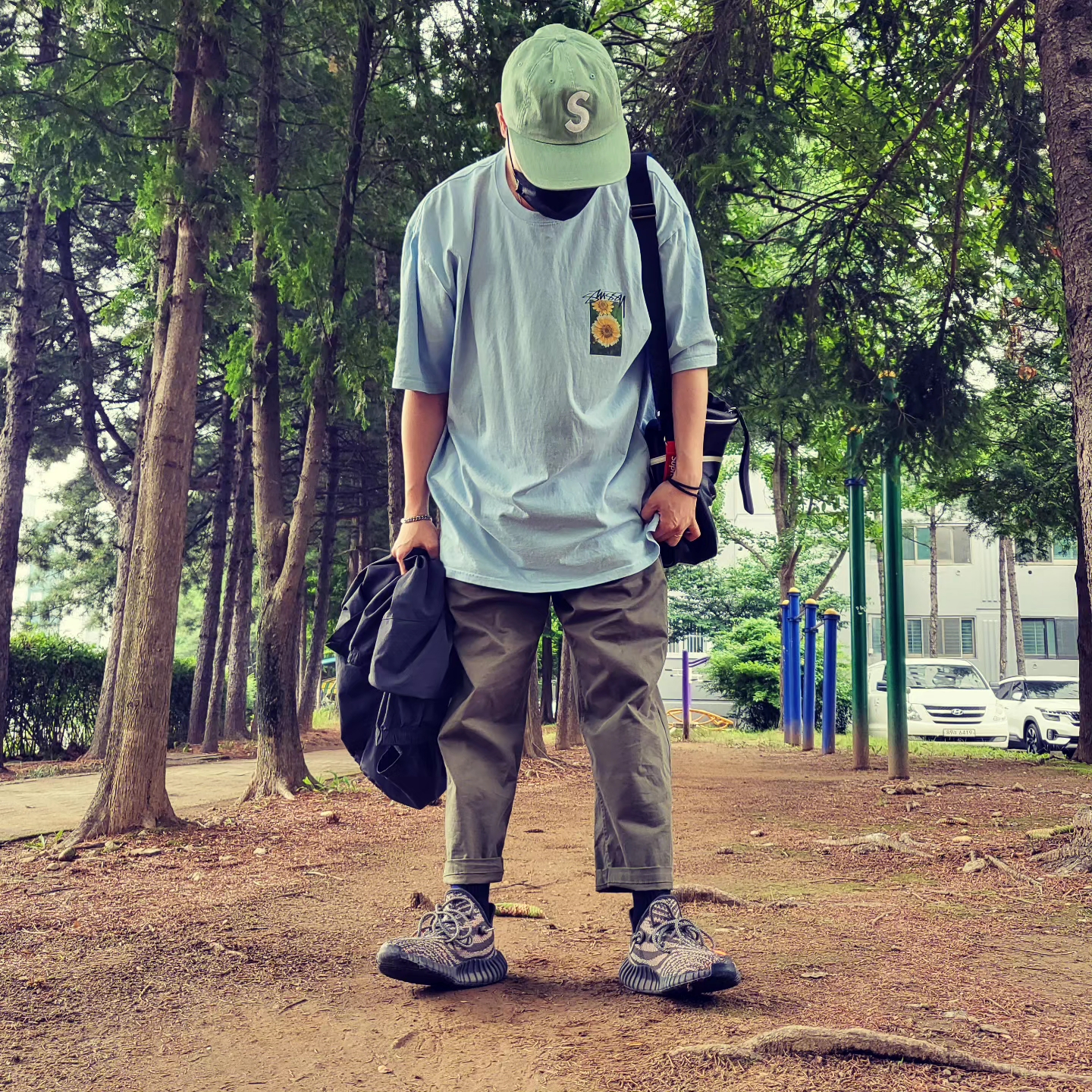 Supreme Pigment Print S Logo 6-Panel Light Sage - 22FW, Essentials Track Jacket Black - 20FW 착용 스타일 - 4