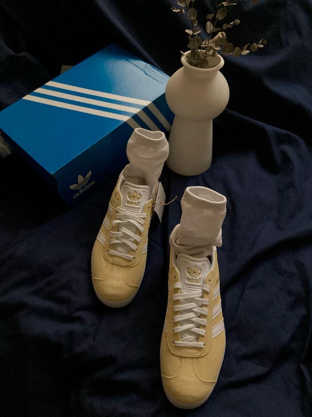 Adidas Gazelle Almost Yellow 착용 스타일