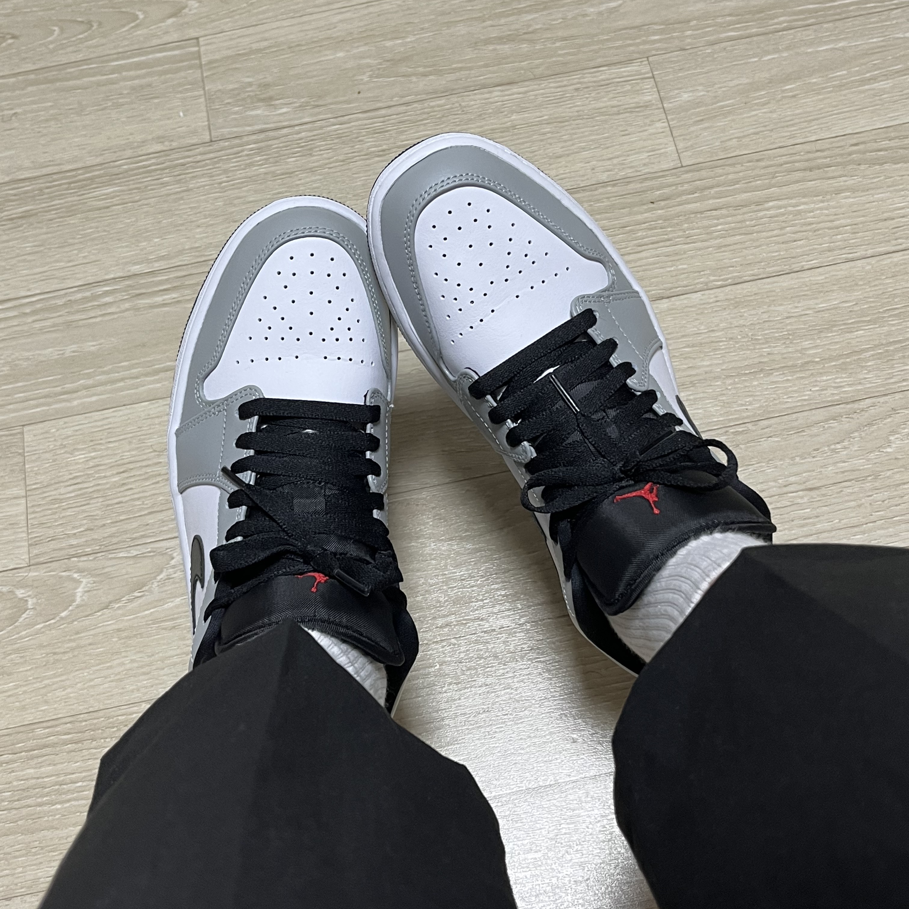 Jordan 1 Low Light Smoke Grey 착용 스타일 - 1