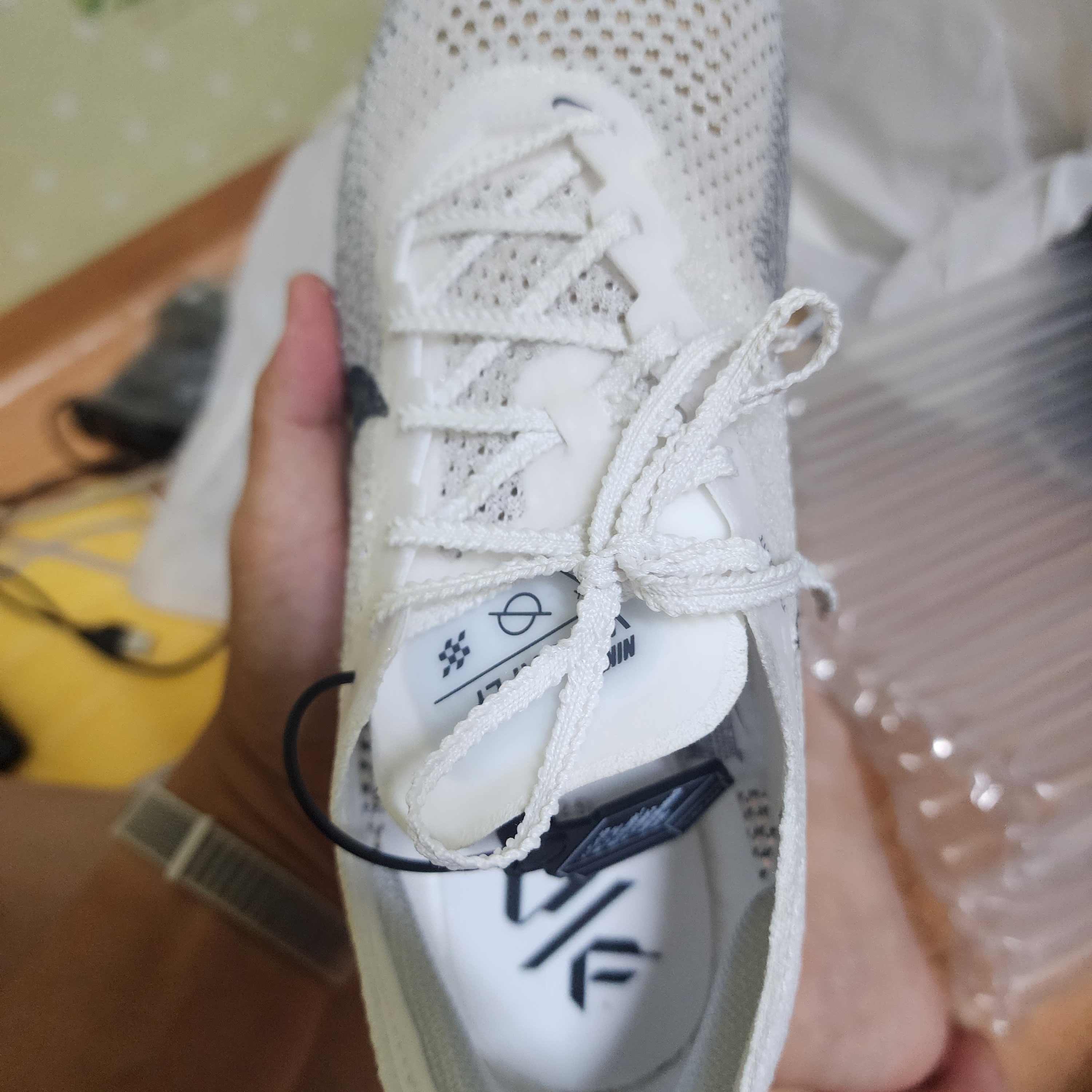 Nike ZoomX Vaporfly Next% 3 White Grey 착용 스타일 - 1