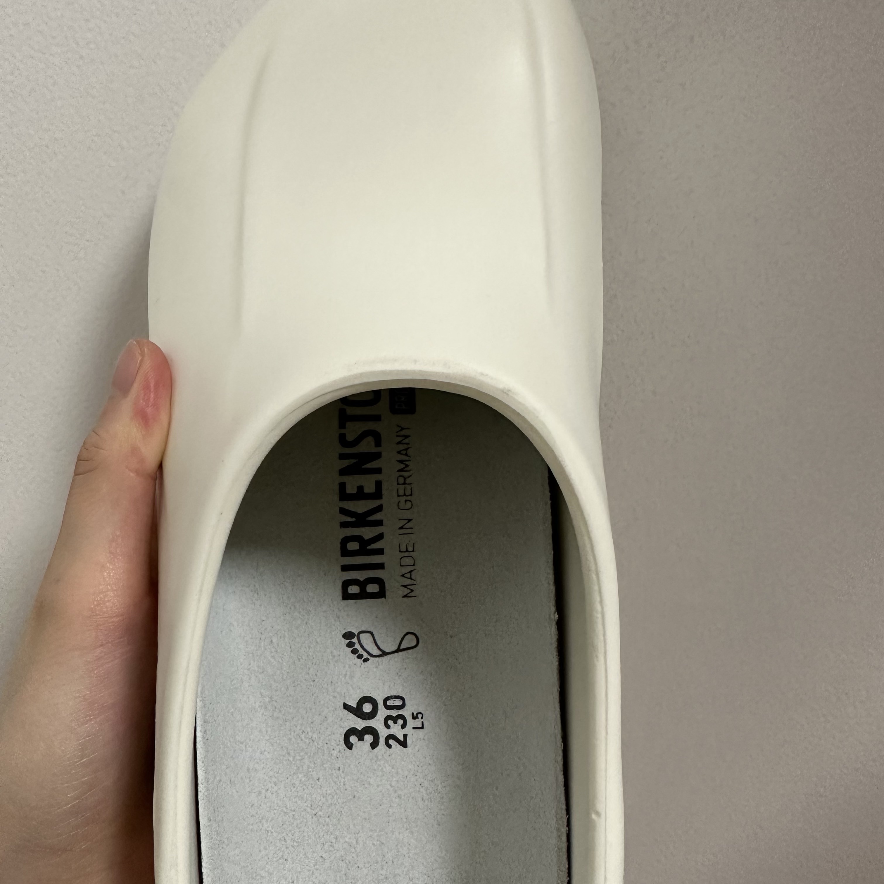 Birkenstock A630 Clog White 착용 스타일 - 3