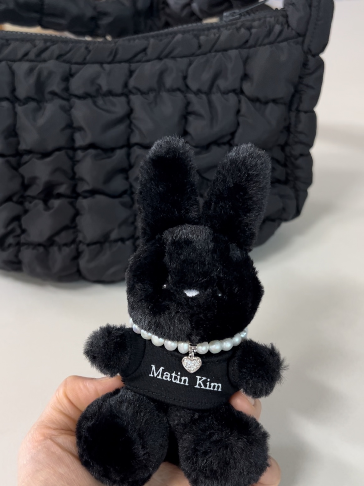 COS Quilted Mini Bag Black 착용 스타일