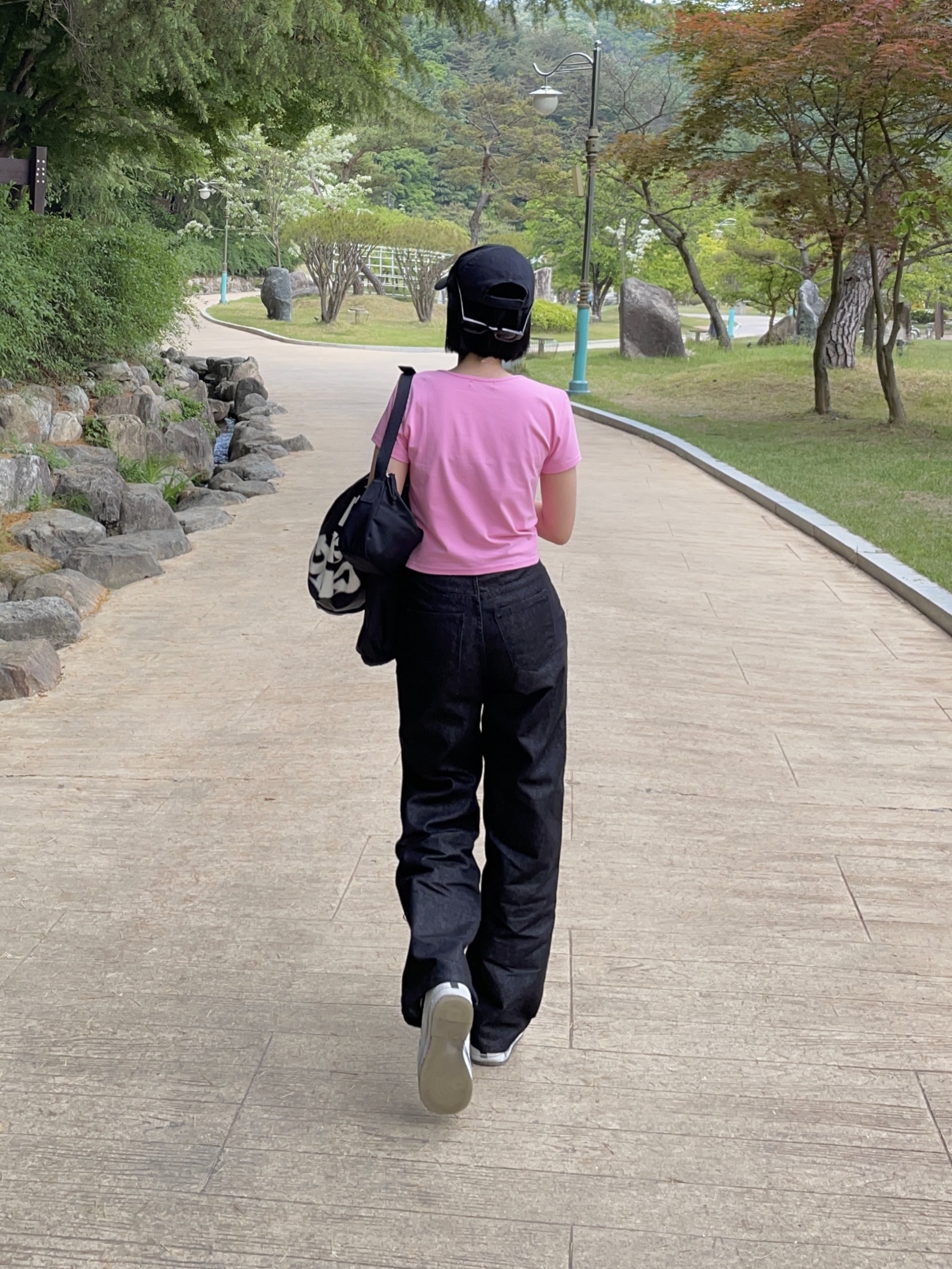 Nike x Peaceminusone Air Force 1 Low Para-Noise 2.0, CDG Logo Coach Jacket Black 착용 스타일 - 1
