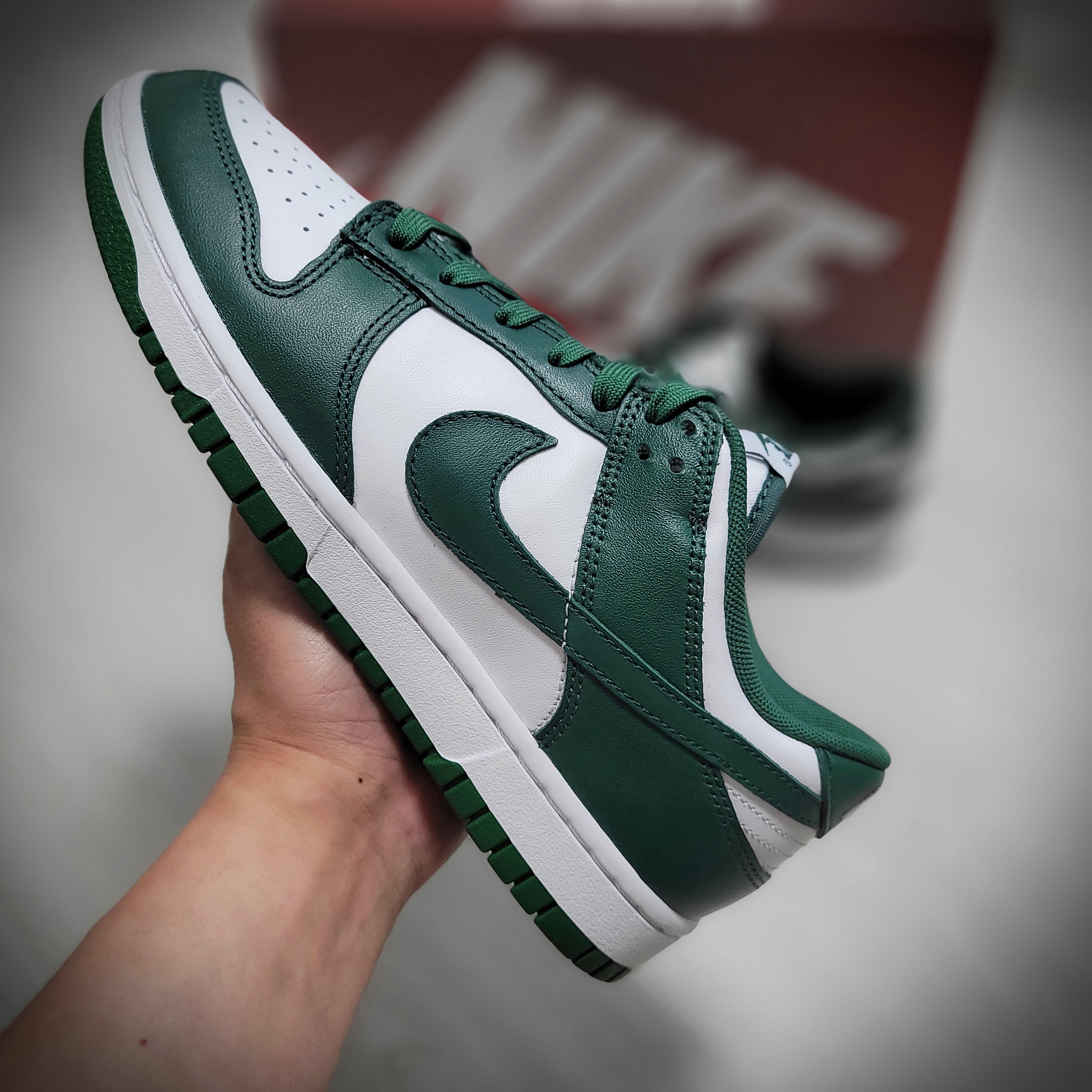 Nike Dunk Low Retro Varsity Green 착용 스타일 - 2