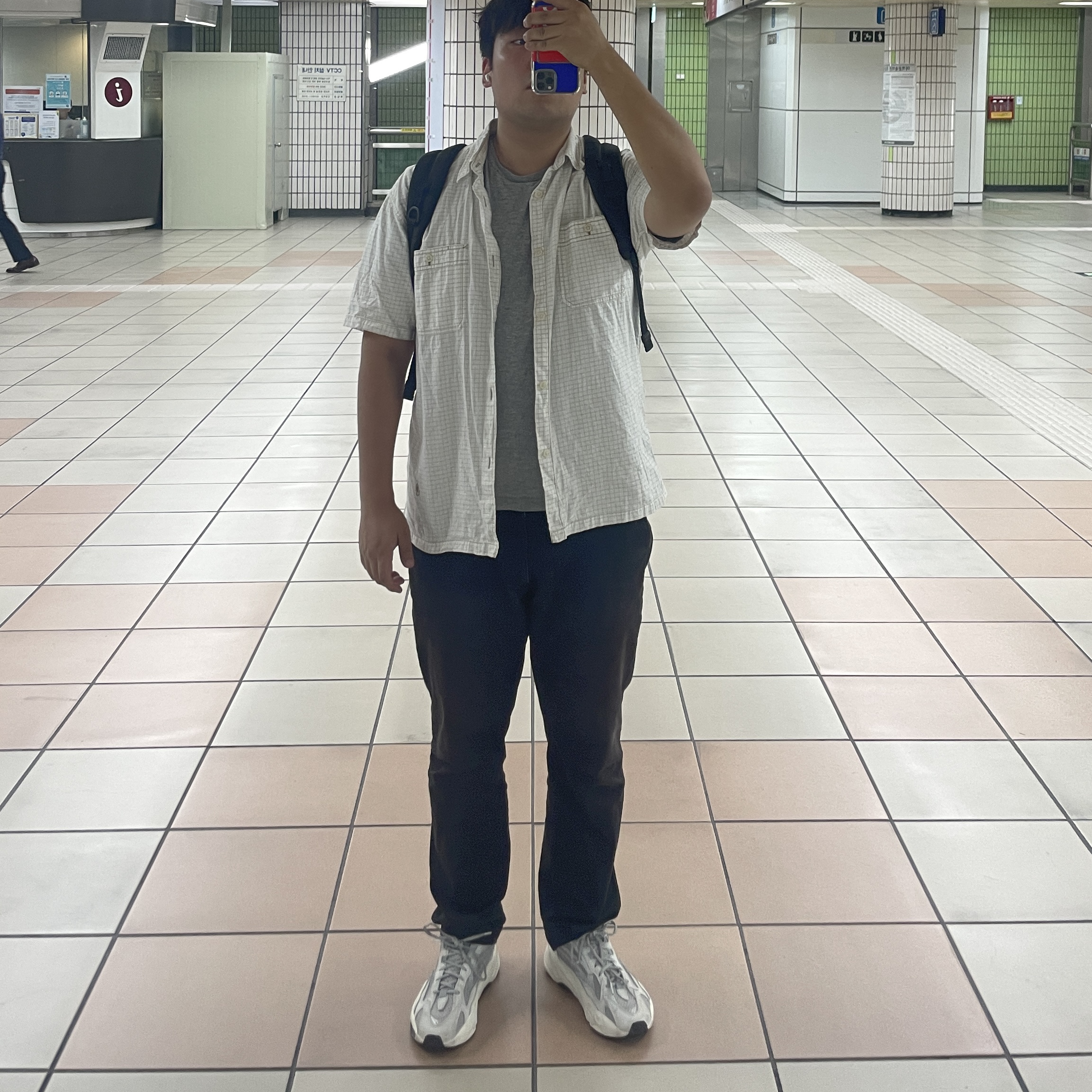 Adidas Yeezy Boost 700 V2 Static 2022 착용 스타일