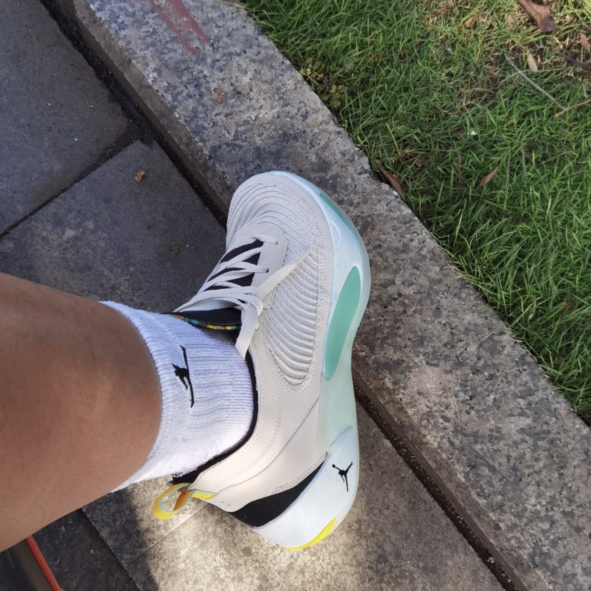 Jordan Luka 1 Next Nature PF Light Orewood Brown 착용 스타일