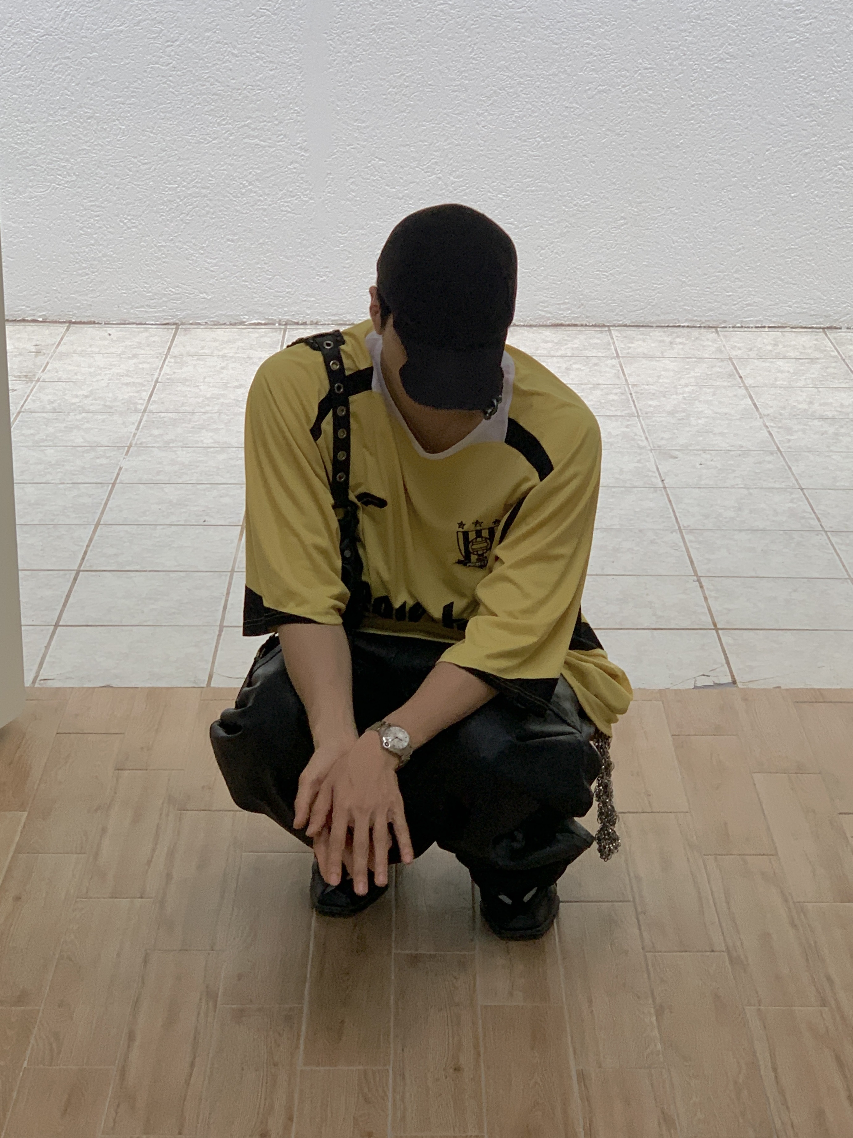 Balenciaga Heavy Piercing Cap Faded Black, Project G/R Oversized Football Jersey Yellow 착용 스타일 - 3