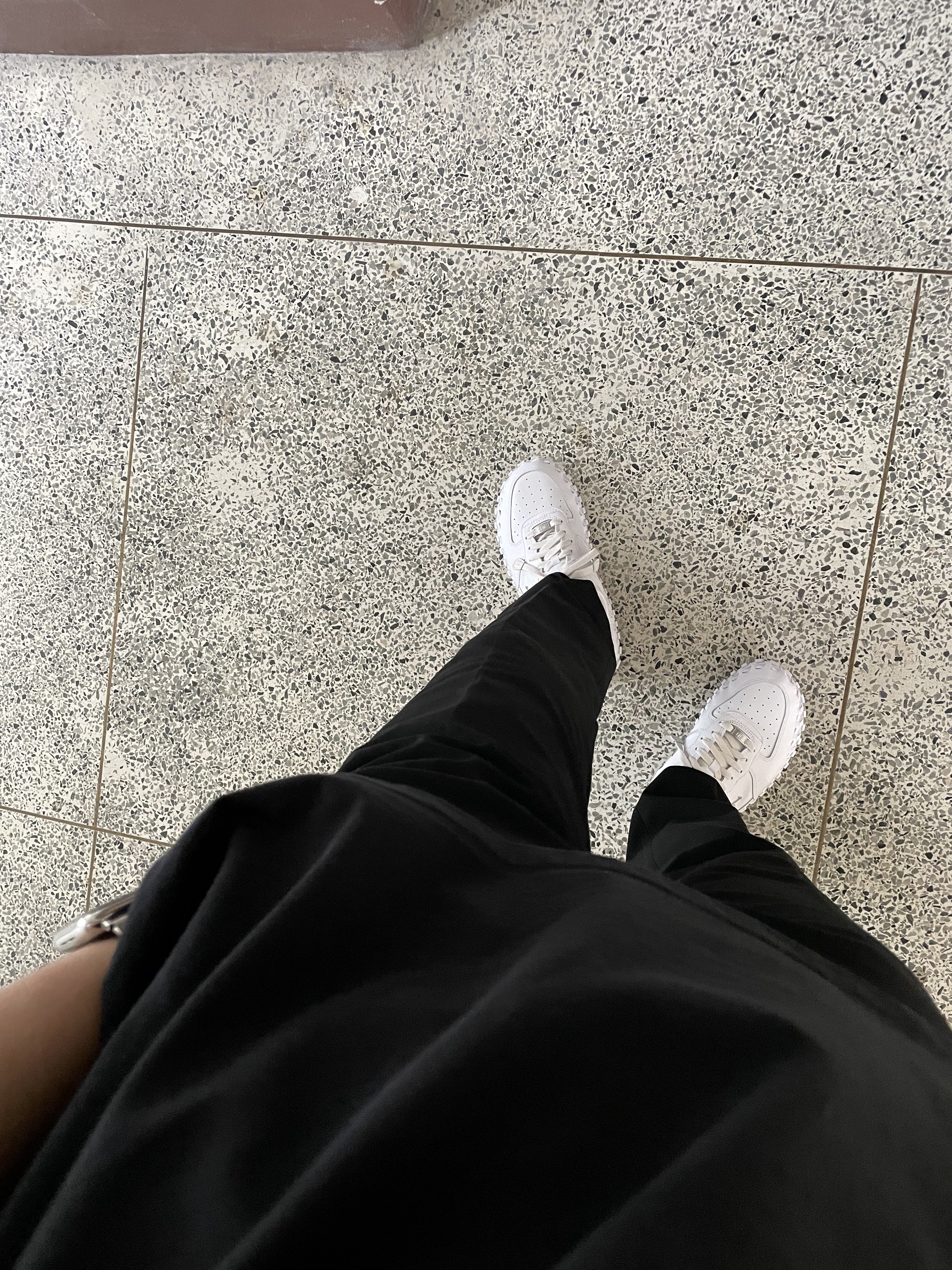 Nike x Jacquemus J Force 1 Low LX SP White 착용 스타일 - 1