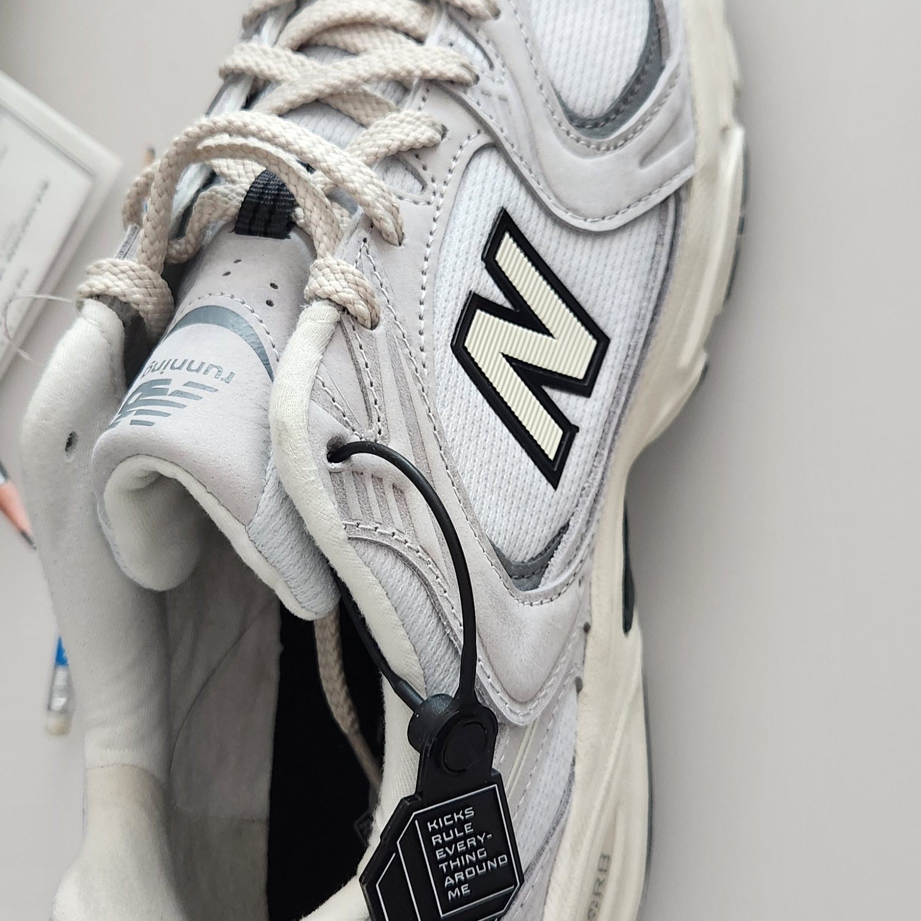 New Balance 530 White 착용 스타일 - 2