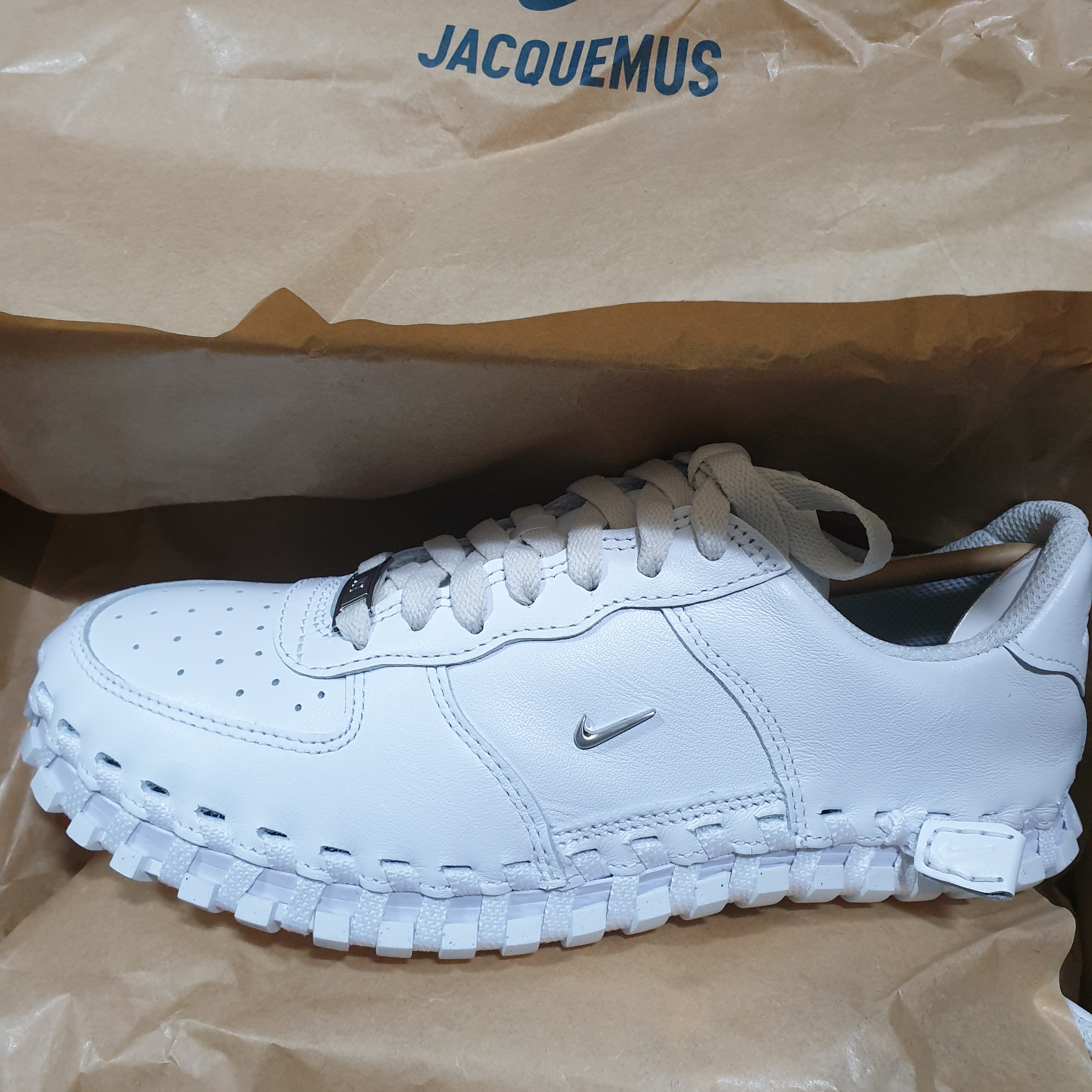 Nike x Jacquemus J Force 1 Low LX SP White 착용 스타일 - 1