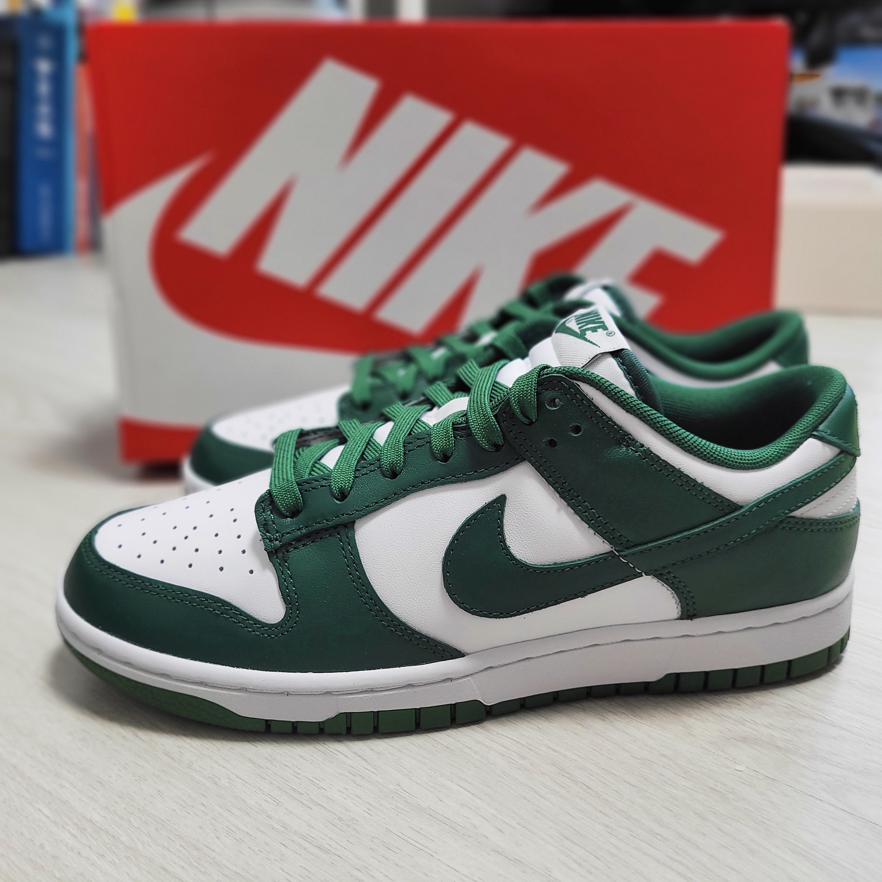 Nike Dunk Low Retro Varsity Green 착용 스타일 - 1