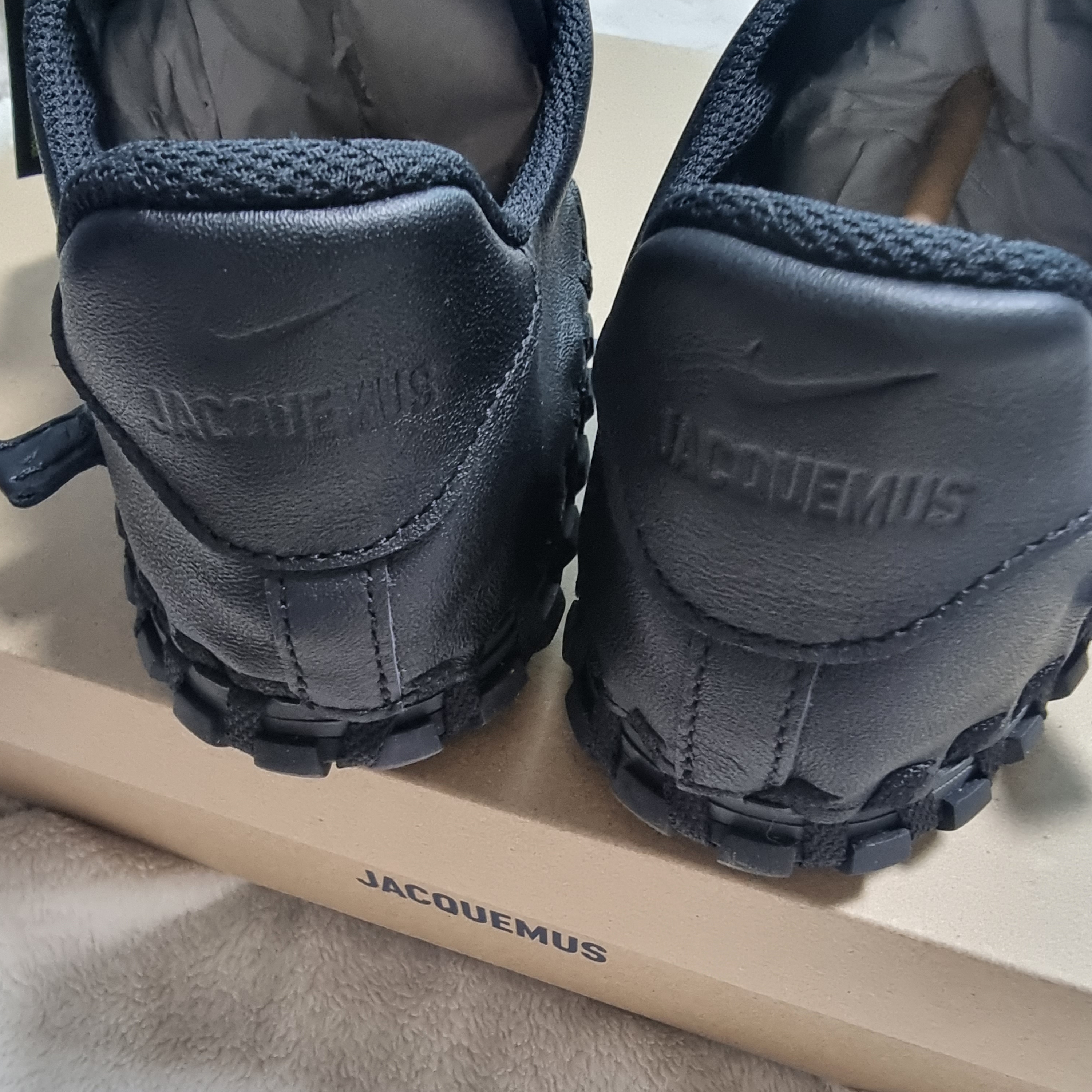 Nike x Jacquemus J Force 1 Low LX SP Black 착용 스타일 - 2