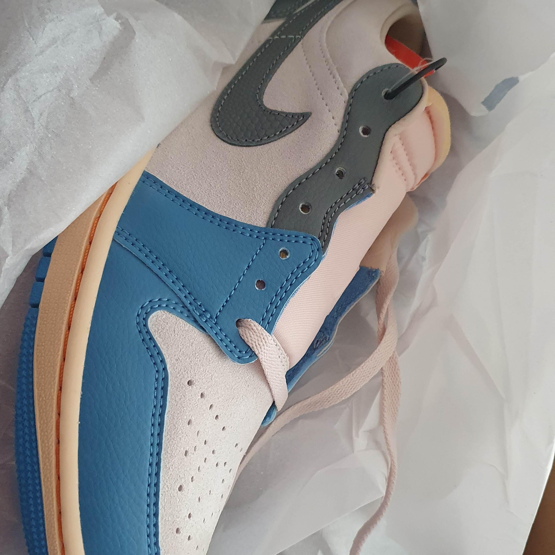 Jordan 1 Low SE Tokyo 96 착용 스타일