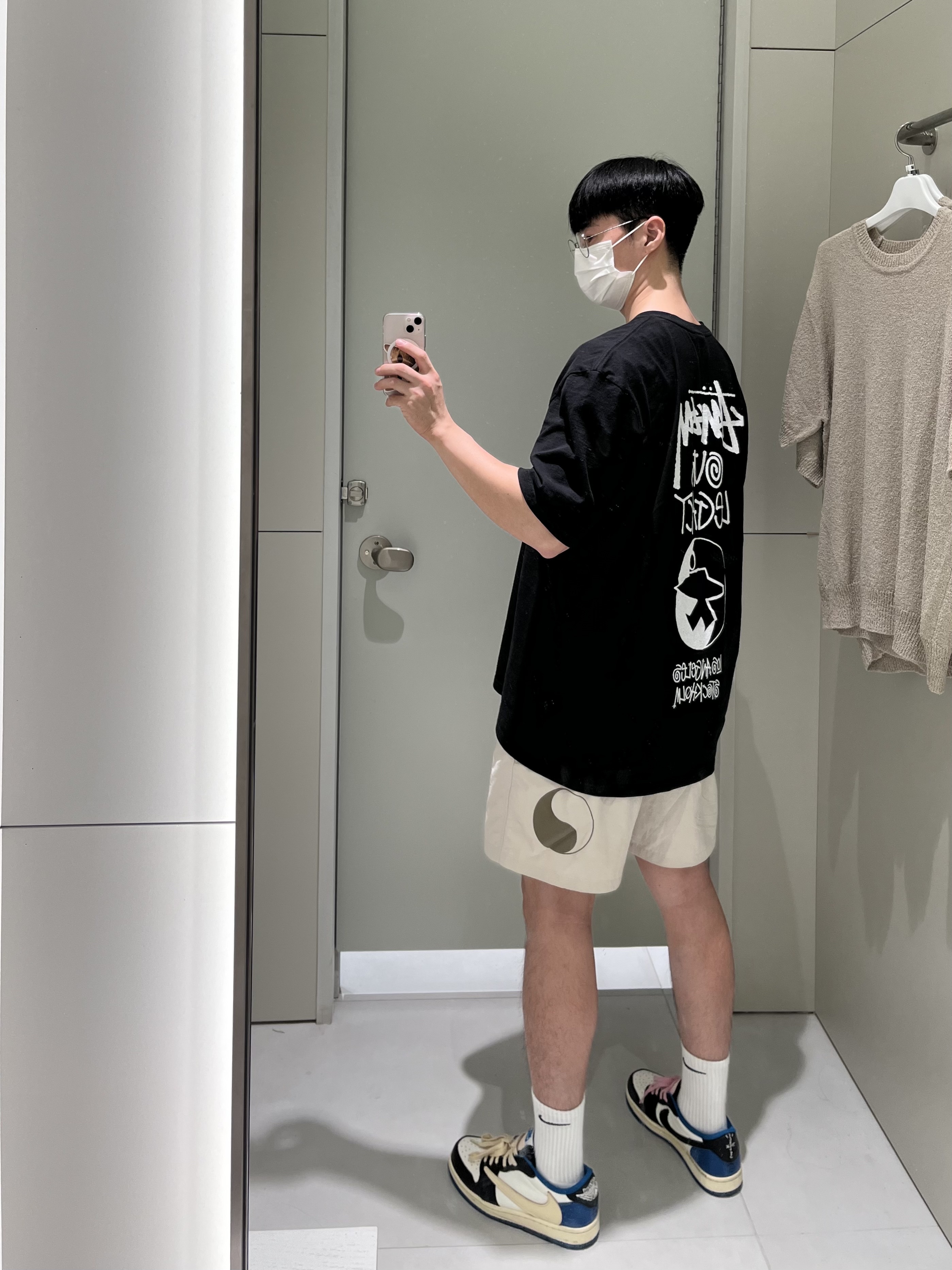 Stussy x Our Legacy Surfman T-Shirt Black - 21SS, Stussy x Our Legacy Work Shop Water Shorts Taupe 착용 스타일