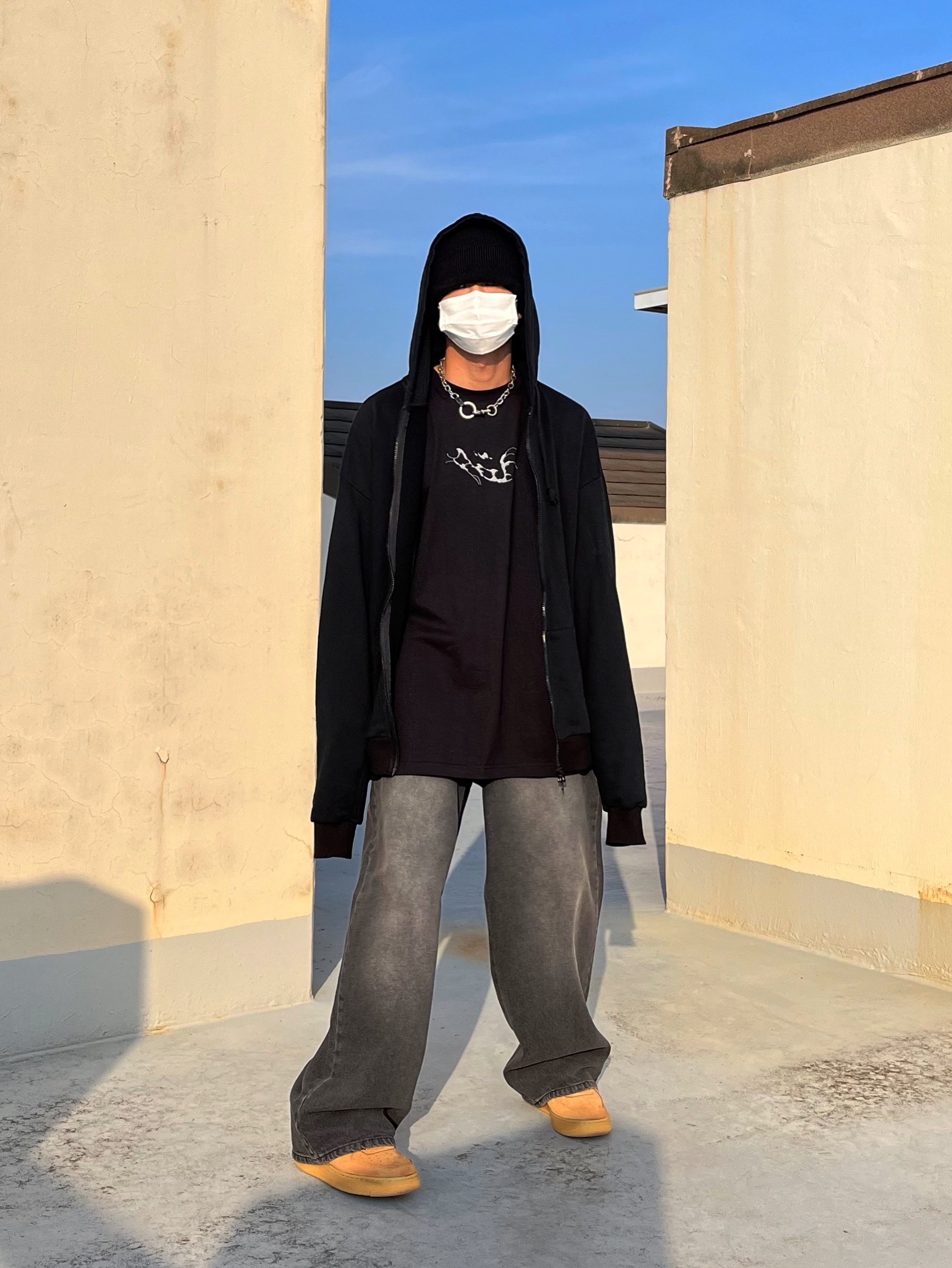 Our Legacy Ladon Brass Keychain Matte Nickel, Nike Air Force 1 Mid '07 WB Flax 착용 스타일