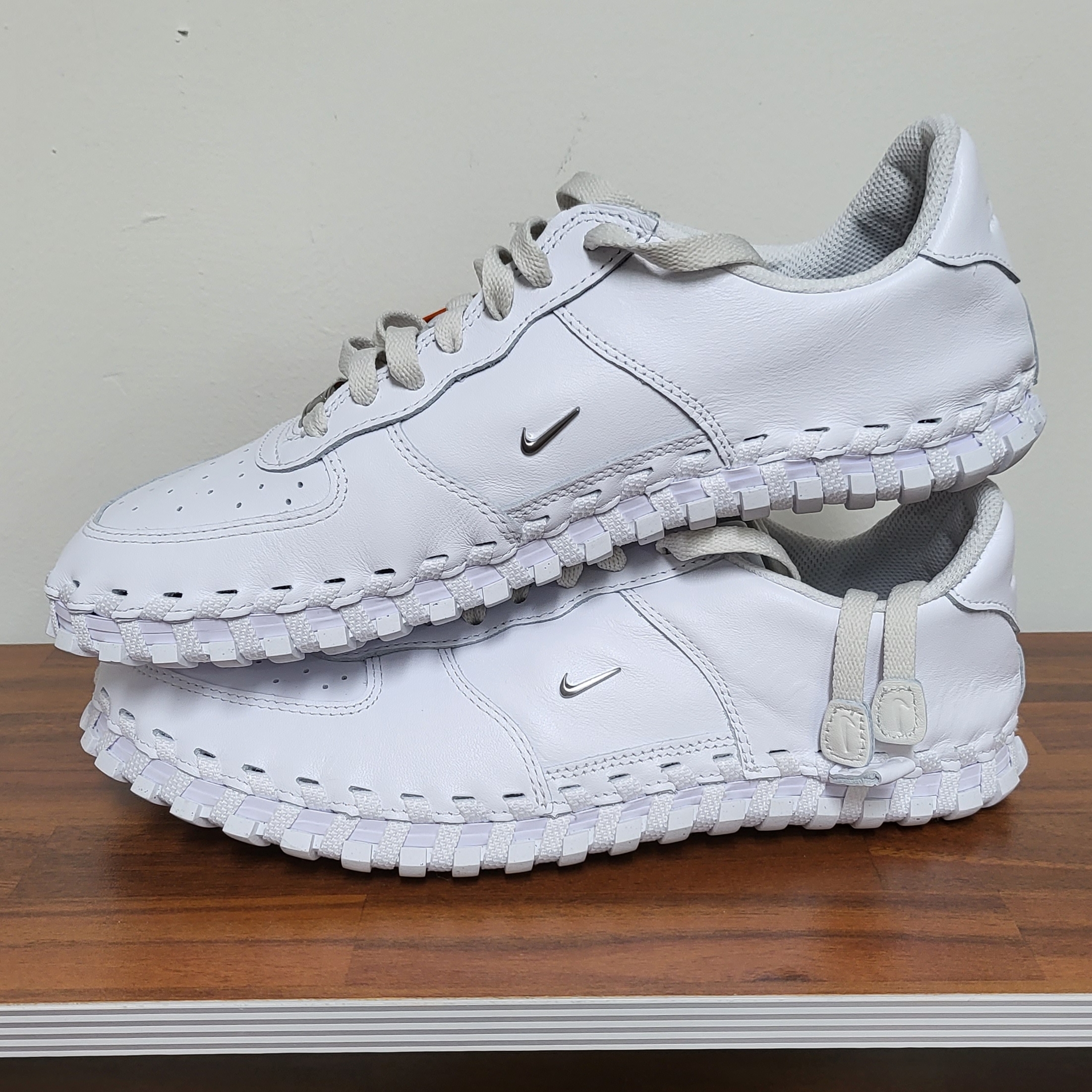 Nike x Jacquemus J Force 1 Low LX SP White 착용 스타일 - 1