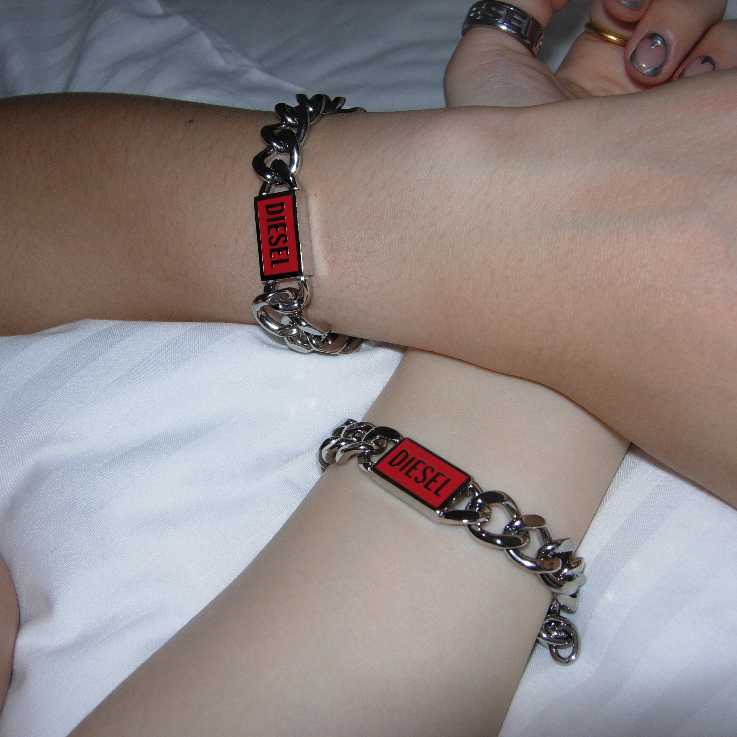 Diesel Dx1371 Stainless Steel Logo Chain Bracelet Silver 착용 스타일 - 1