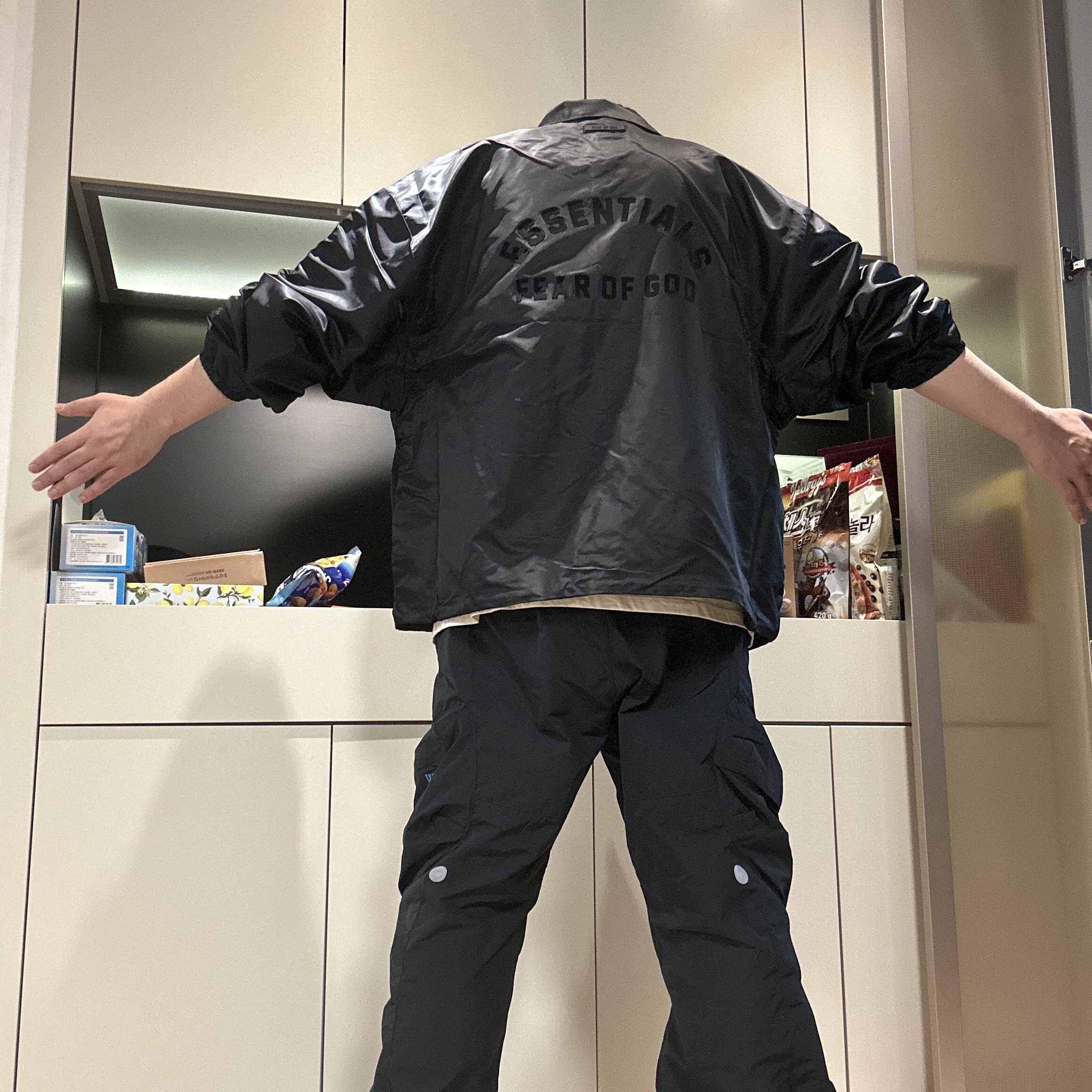 Essentials The Black Collection Coaches Jacket Black - 23SS, Nike x Off-White NRG Track Pants Black - Asia 착용 스타일 - 1