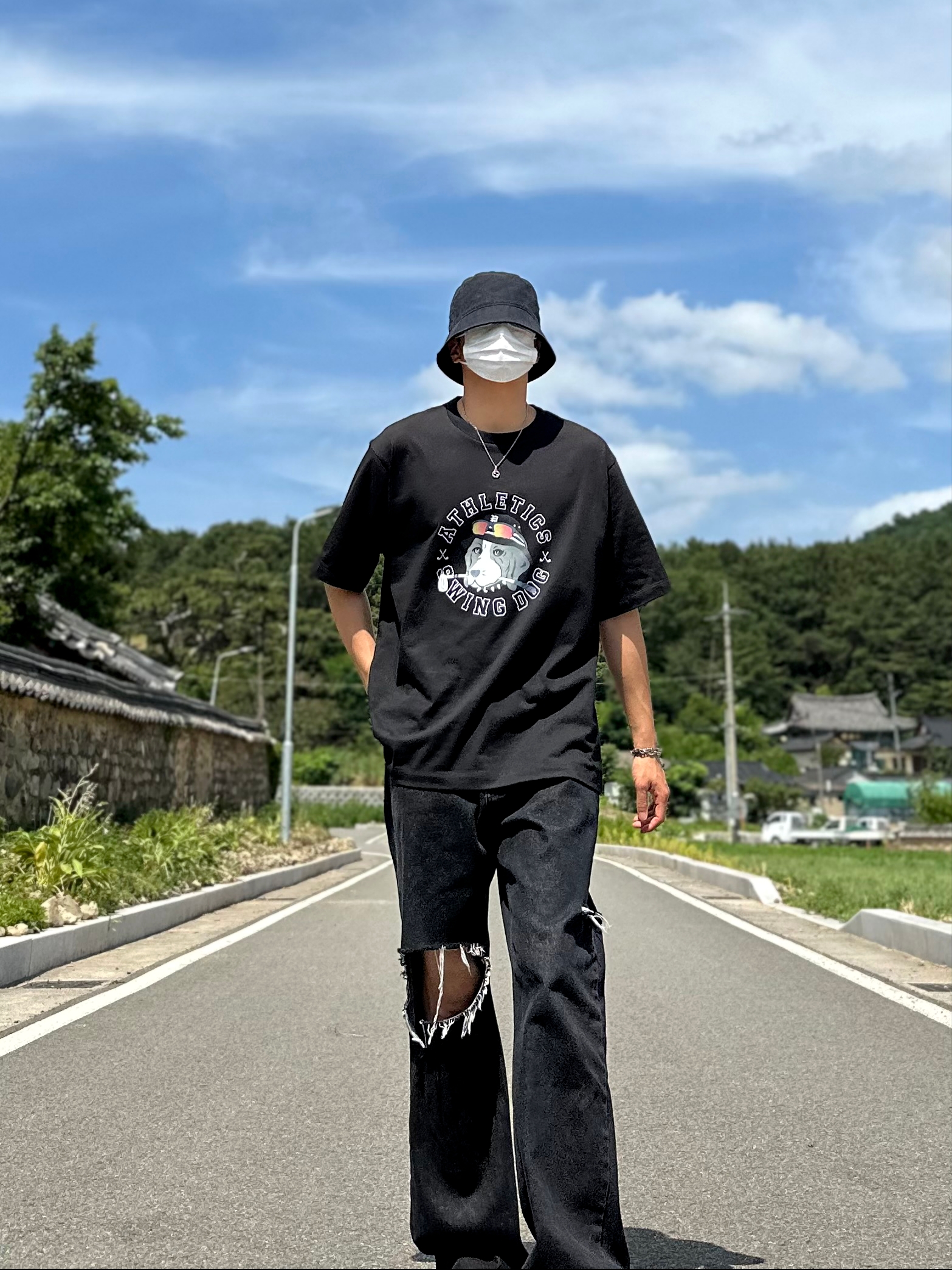 Maison Mihara Yasuhiro Blakey OG Sole Canvas Low-top Sneakers Black White, Gucci Interlocking G Pendant Necklace Silver 착용 스타일 - 3