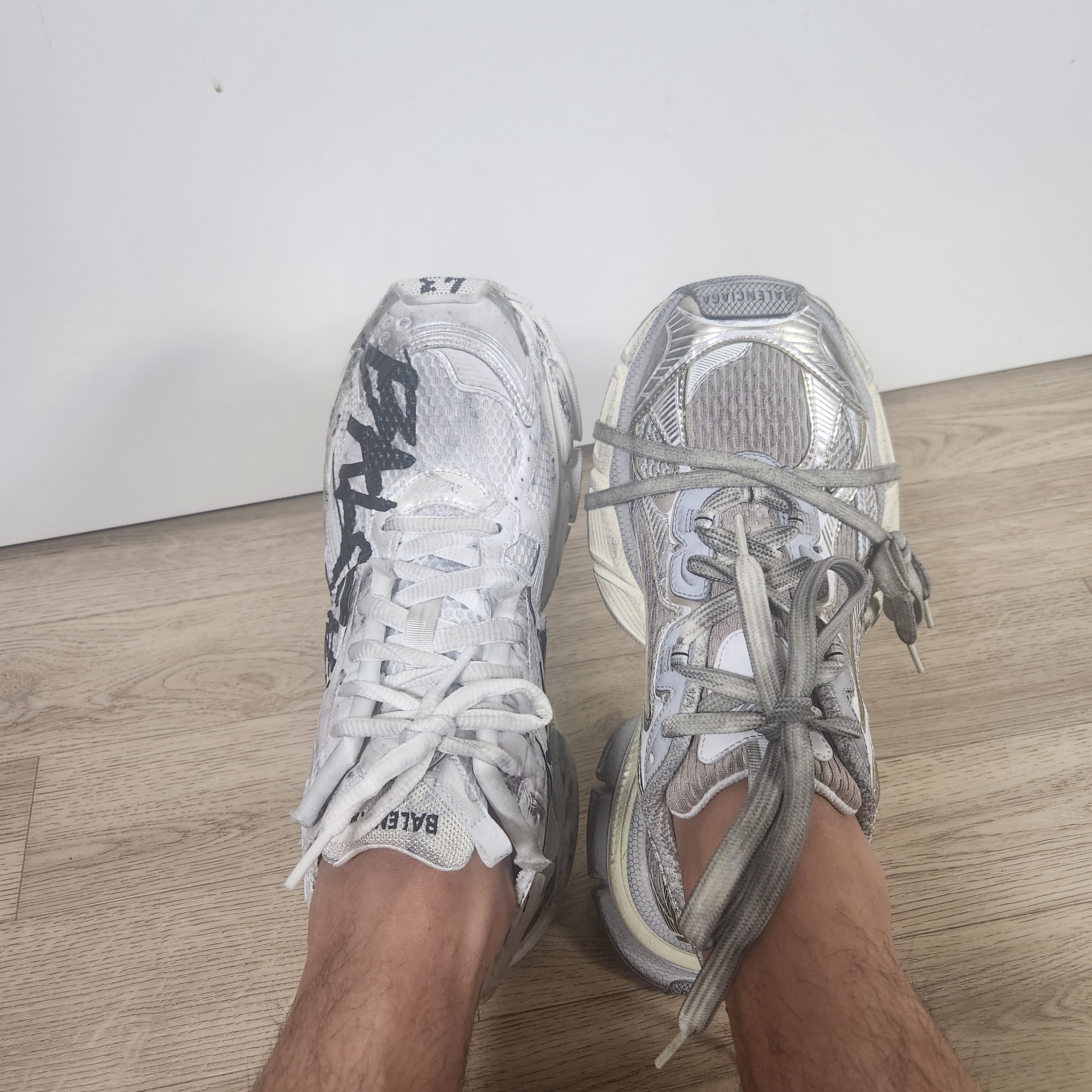 Balenciaga 3XL Sneakers Light Beige 착용 스타일