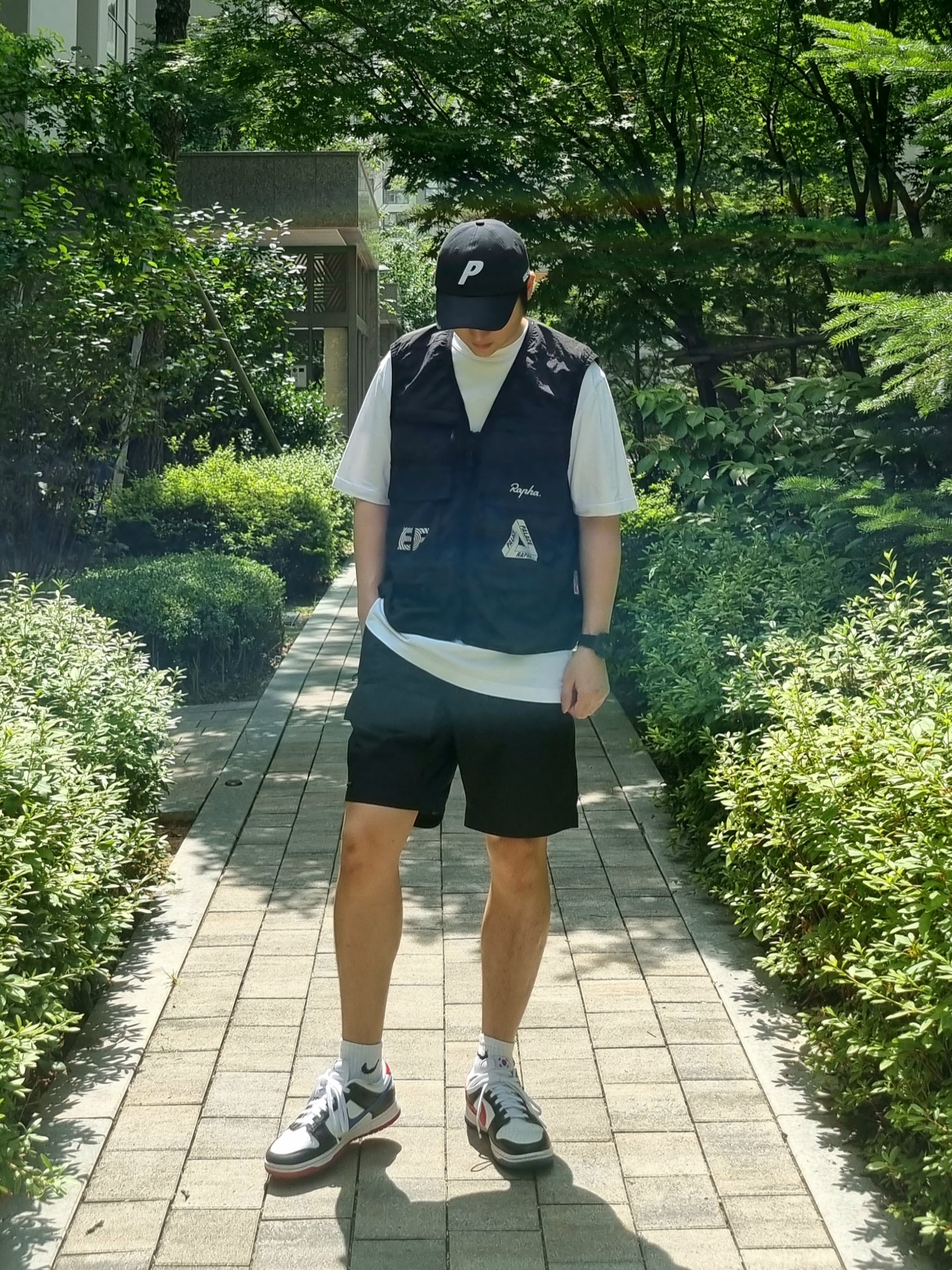 Palace Gore-Tex Plaid P 6-Panel Black - 22FW, Palace x Rapha EF Education First Utility Vest Black - 22SS 착용 스타일