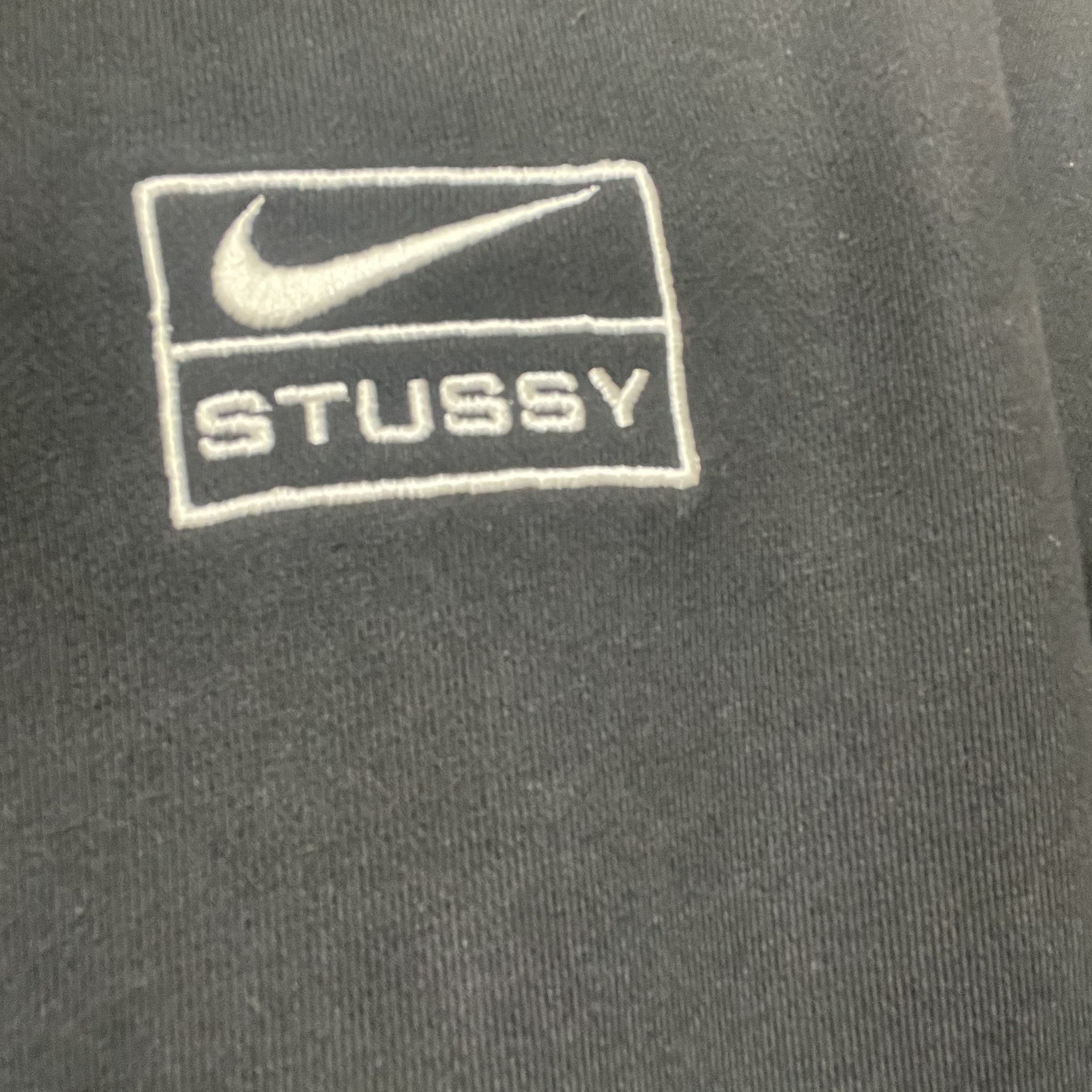 Nike x Stussy NRG Washed Fleece Crewneck Black (DO5310-010) 착용 스타일 - 1