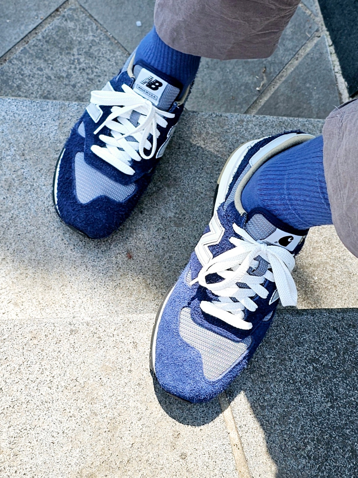 New Balance x Carhartt WIP 990v1 Made in USA Sculpture Center 착용 스타일 - 4