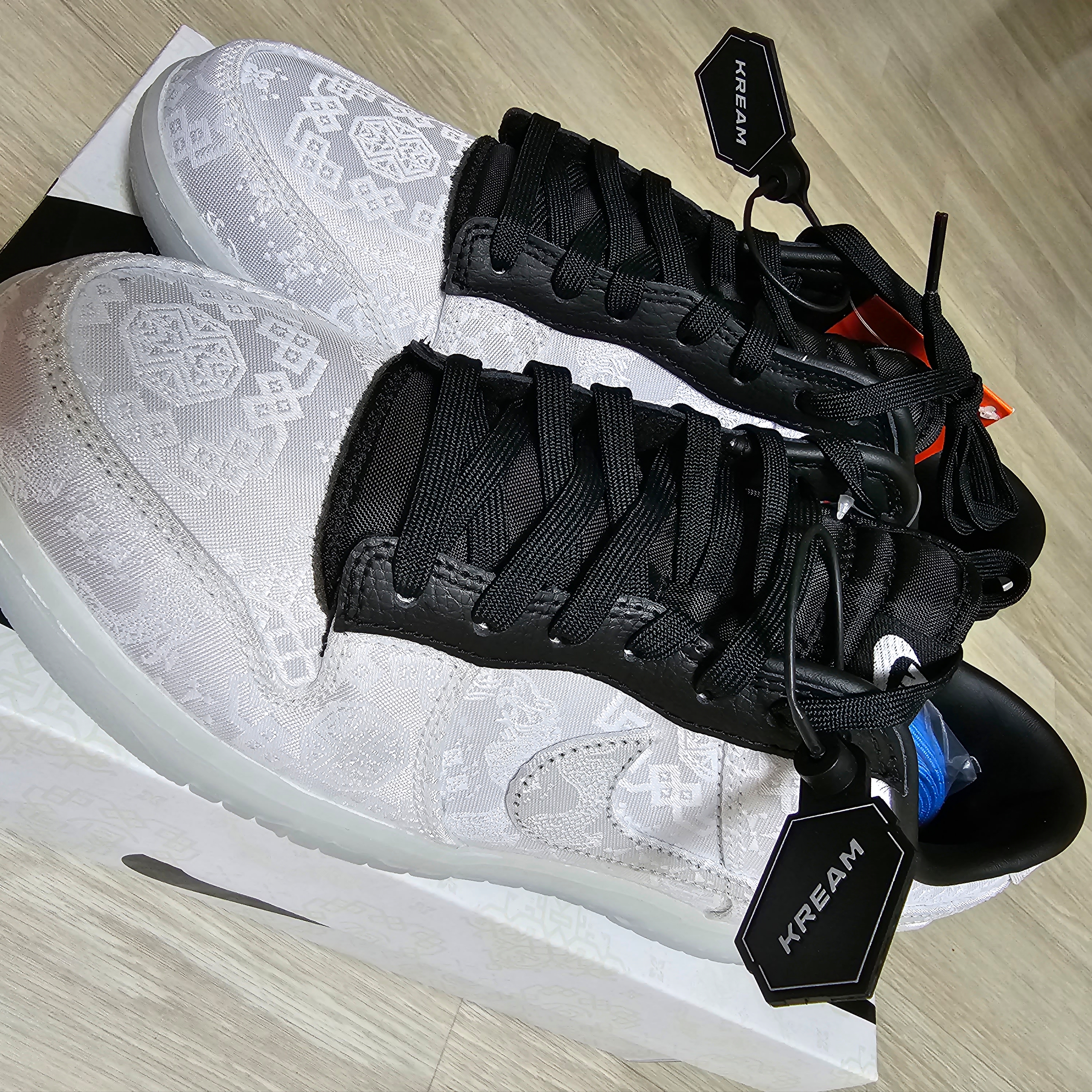 Nike x Clot x Fragment Dunk Low Black and White 착용 스타일