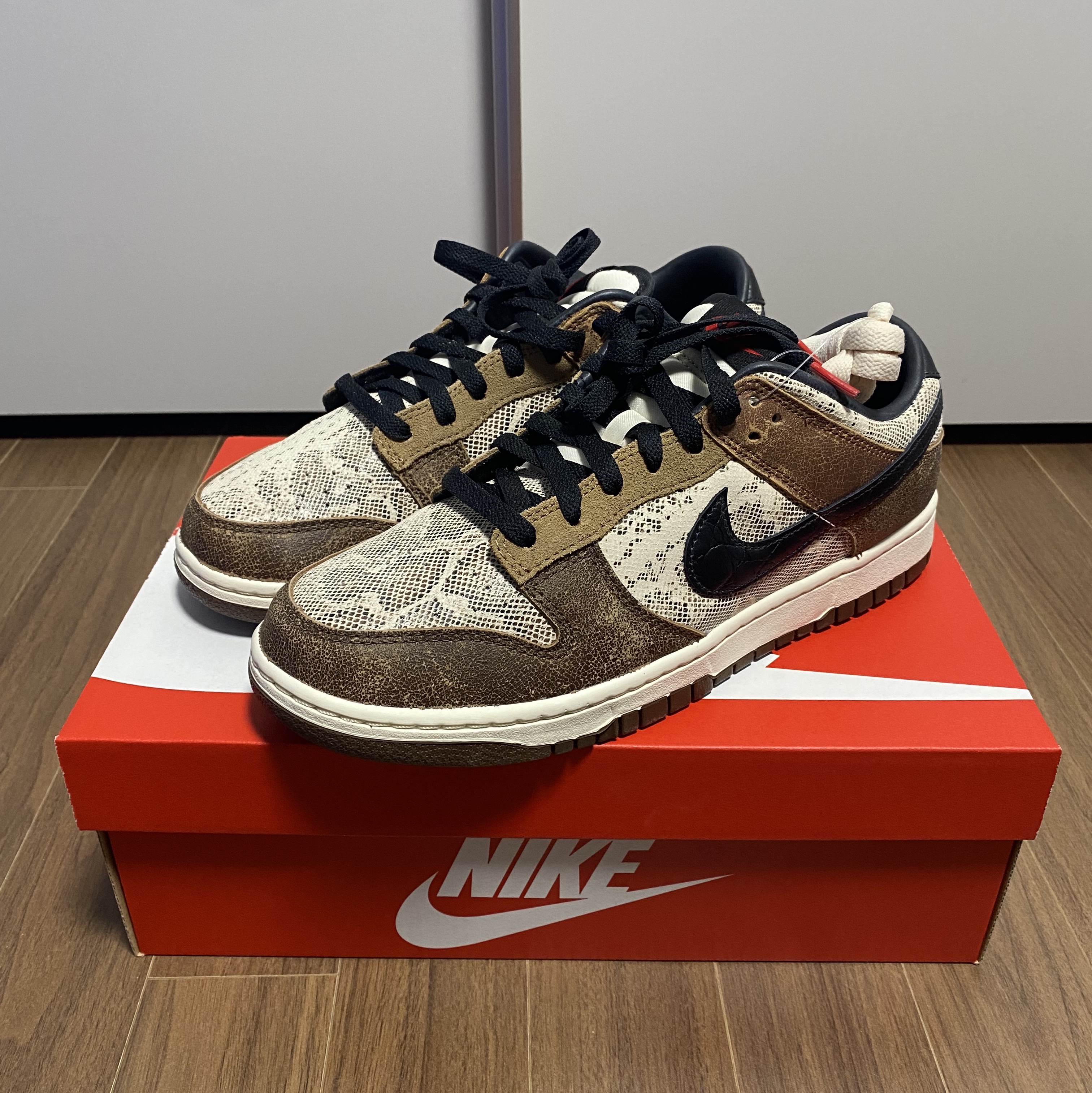 Nike Dunk Low PRM Head to Head 착용 스타일