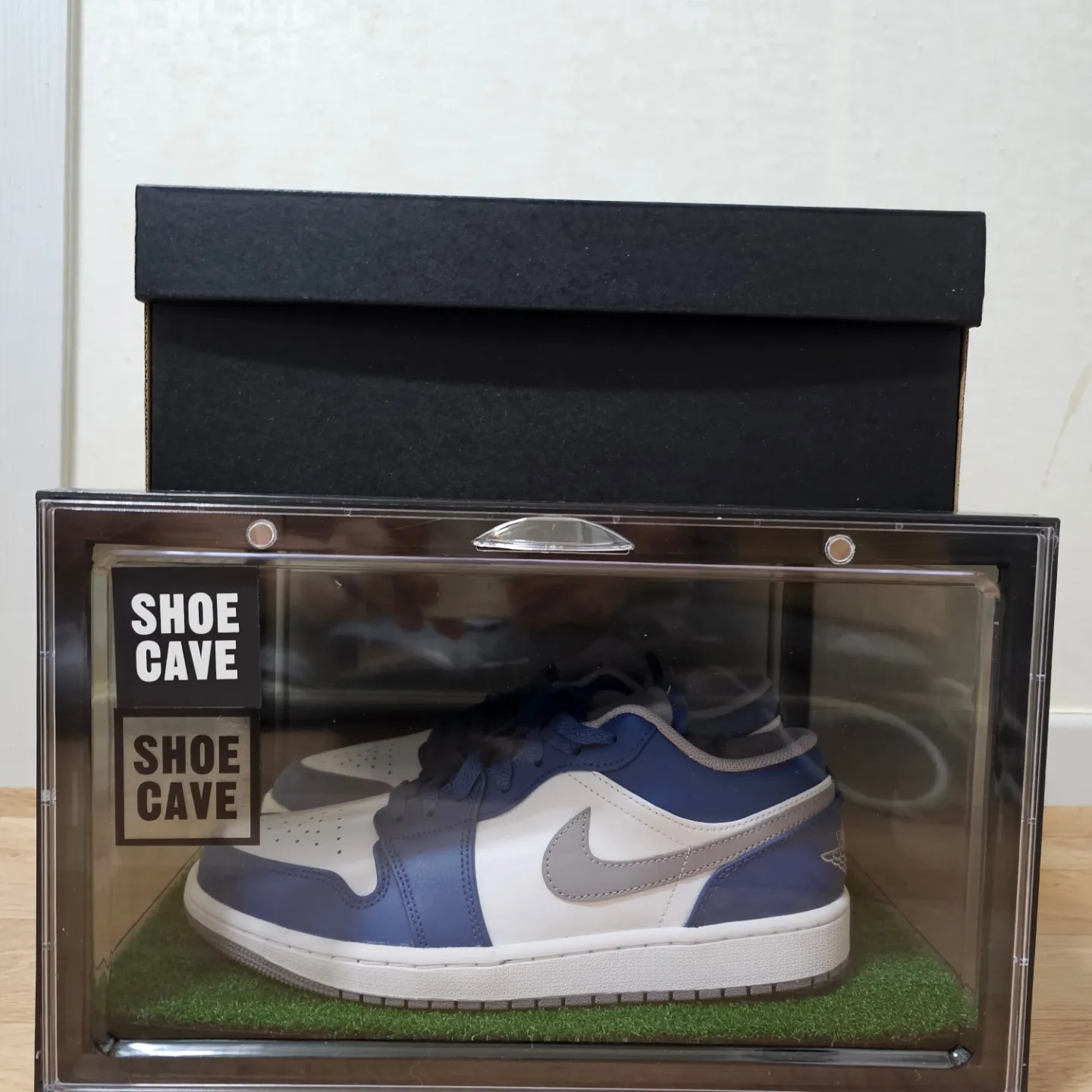 Jordan 1 Low True Blue Cement Grey 착용 스타일 - 2
