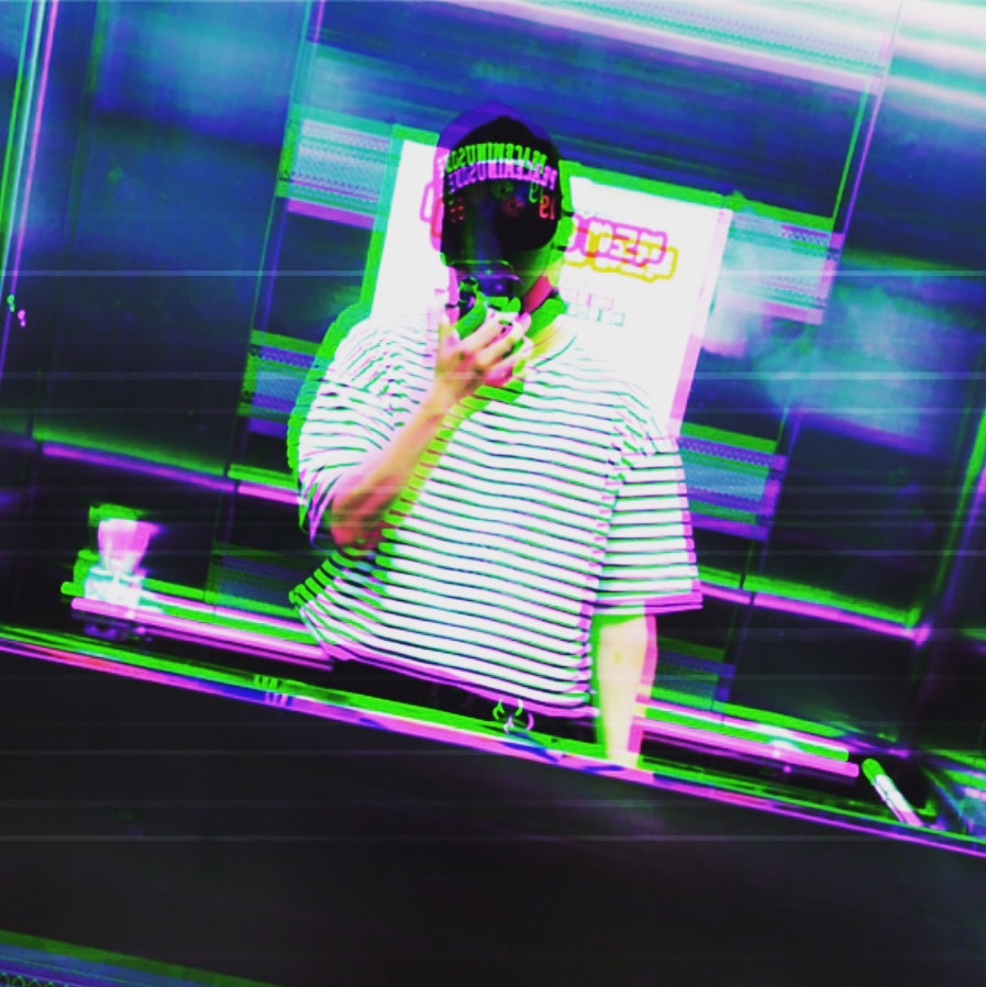 Peaceminusone Mesh Cap #1 Black, Peaceminusone Denim Pouch #1 Blue 착용 스타일