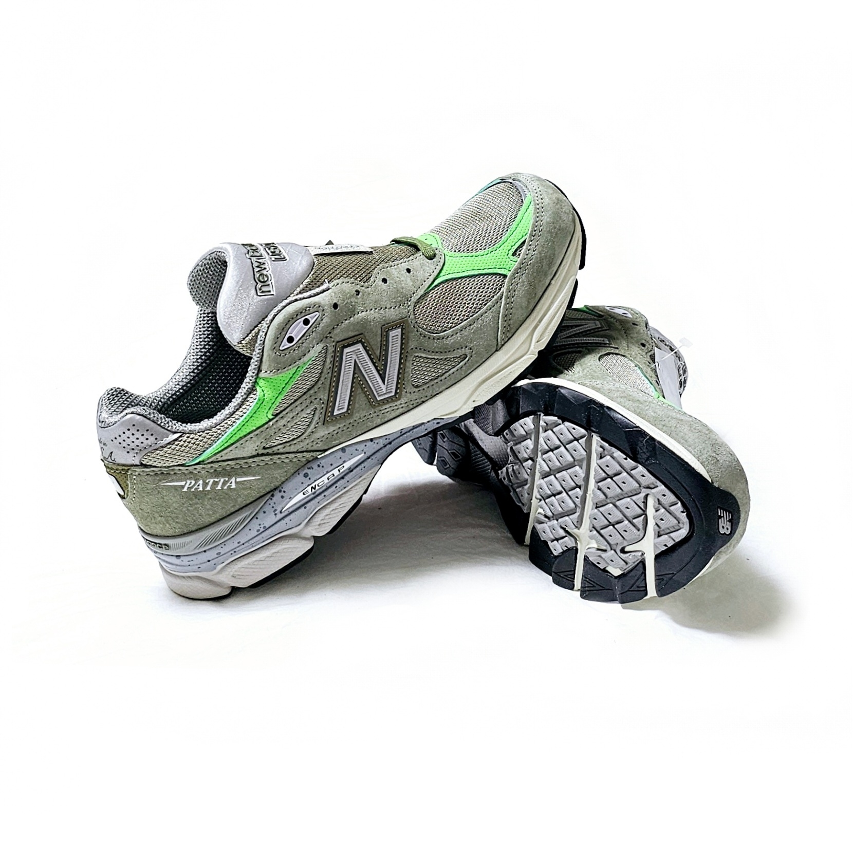 New Balance x Patta 990v3 Made in USA Olive 착용 스타일 - 1