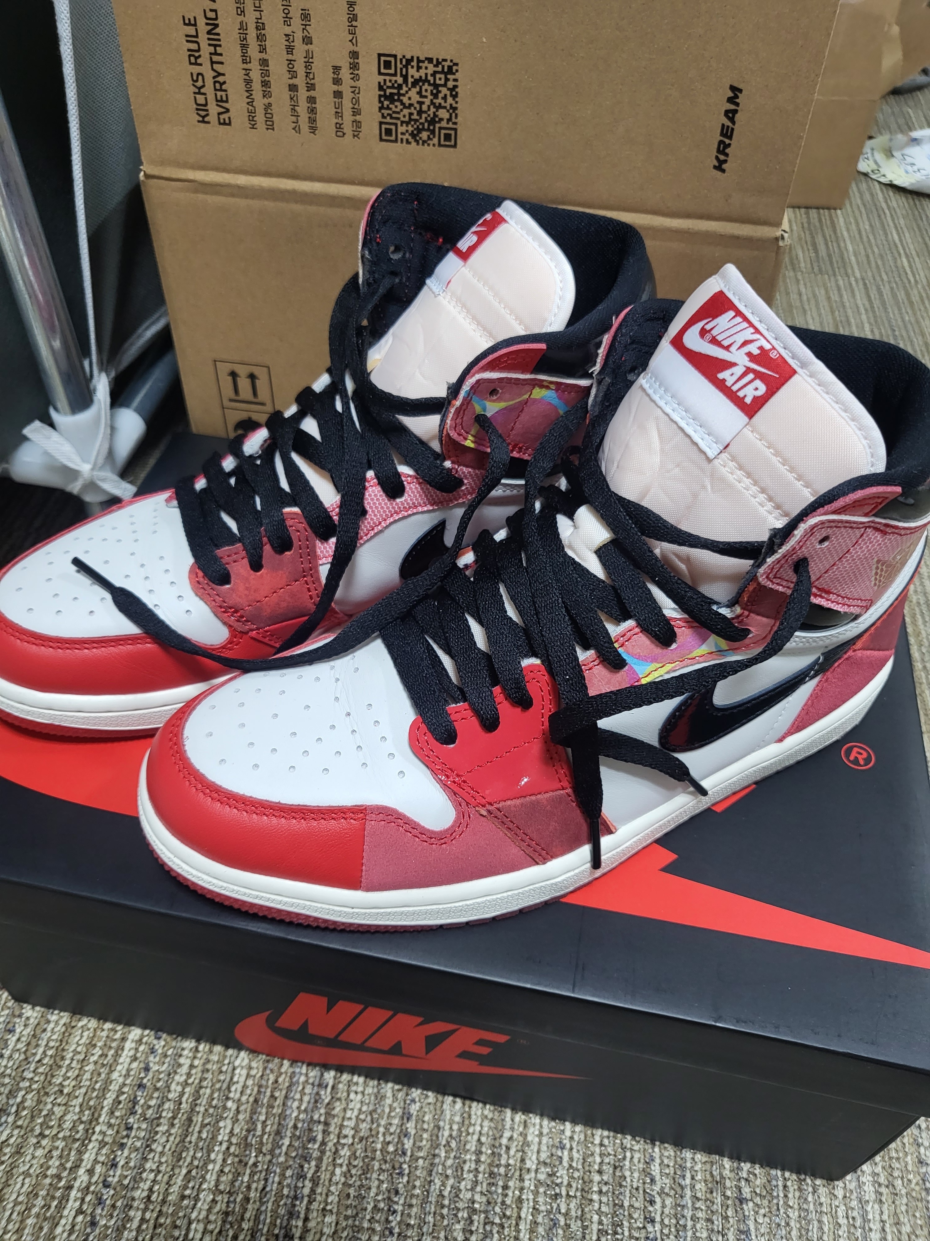 Jordan 1 Retro High Spider-Man Next Chapter 착용 스타일 - 2