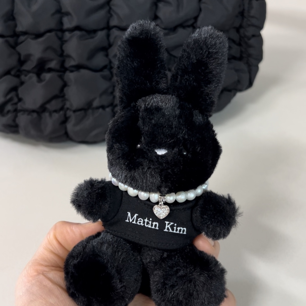 Matin Kim Black Bunny Toy Keyring Black 착용 스타일