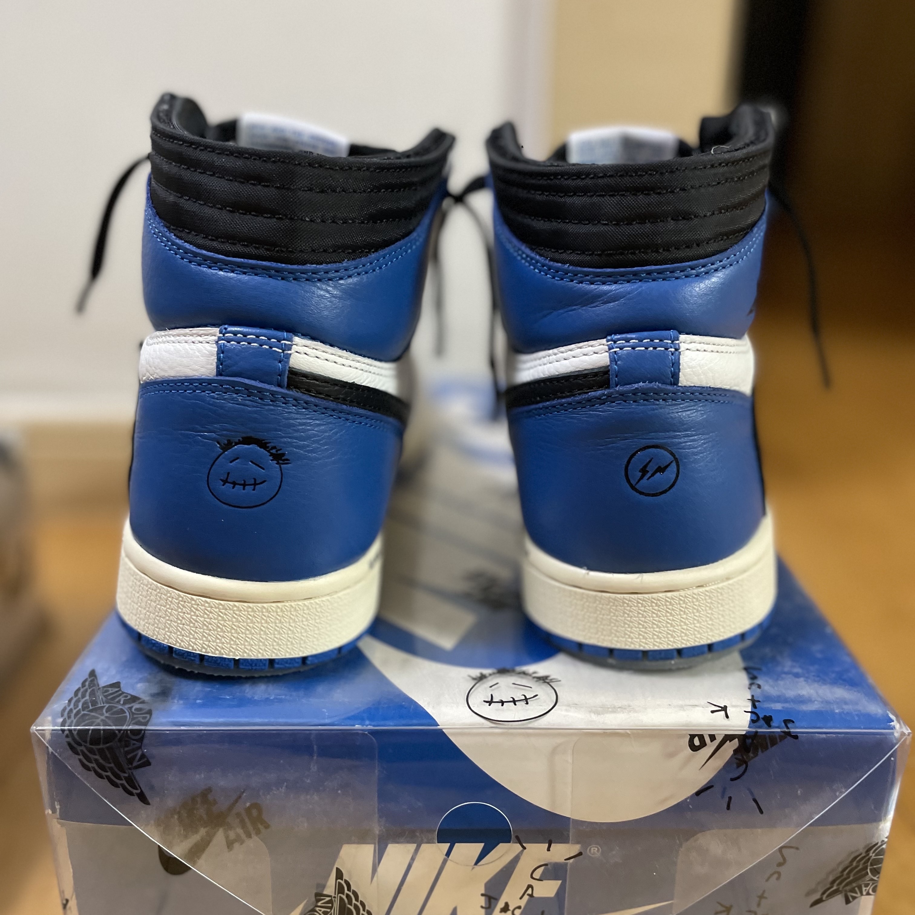 Jordan 1 x Travis Scott x Fragment Retro High OG SP Military Blue, Jordan 1 x Travis Scott x Fragment Retro Low OG SP Military Blue 착용 스타일 - 2